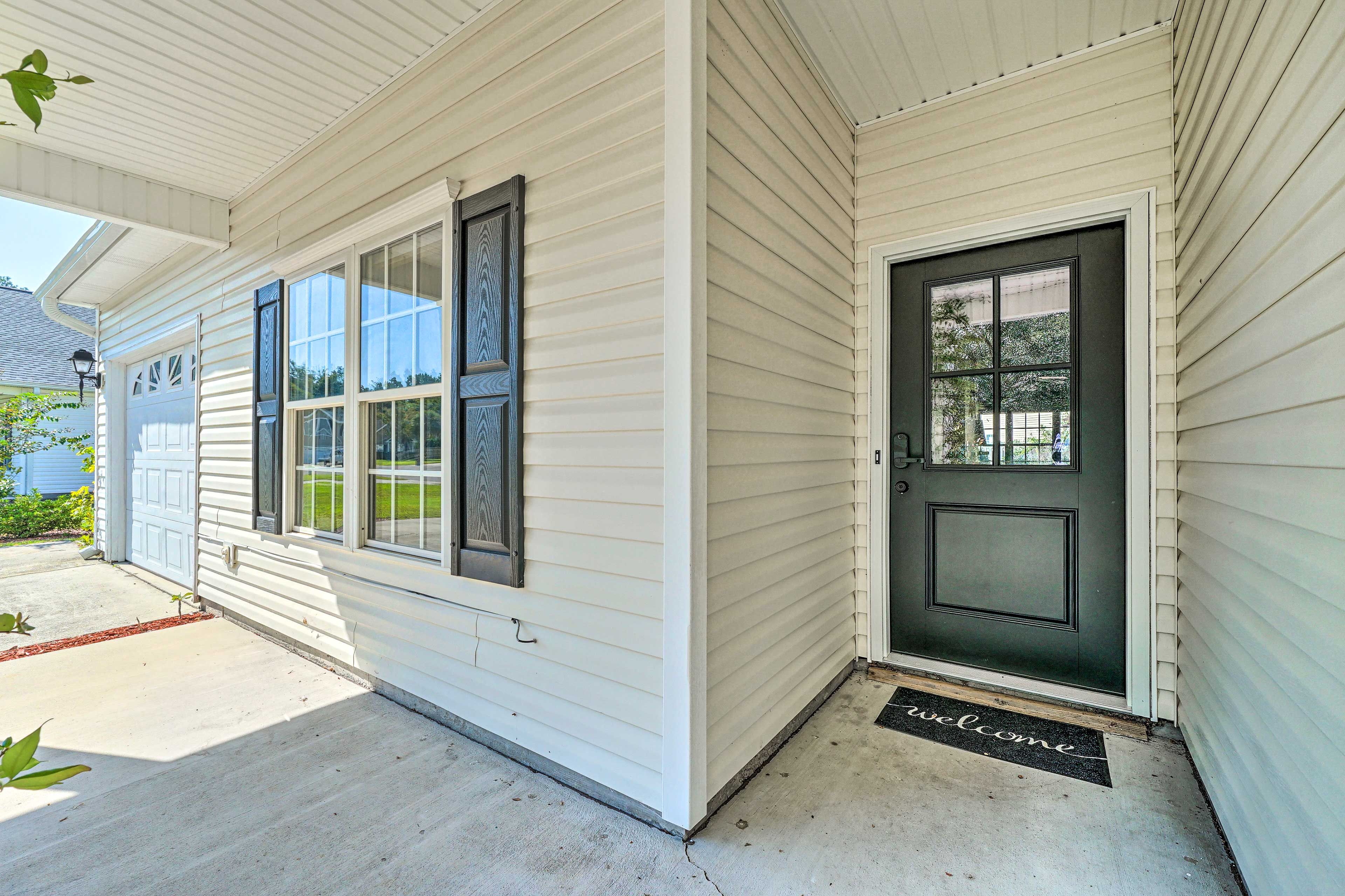 Front Entry | Keyless Entry | 2 External Security Cameras (Facing Out)