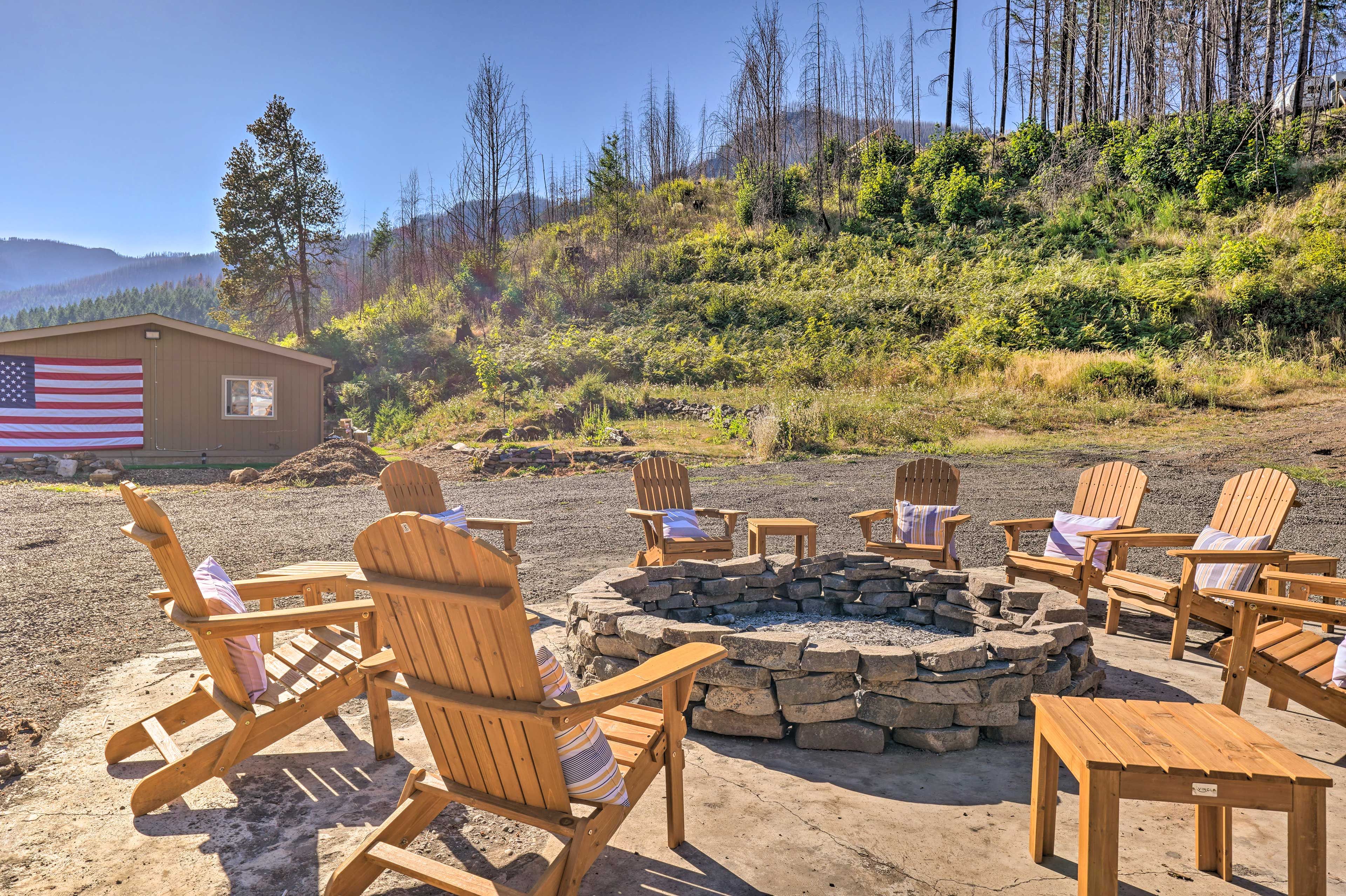 House Exterior | Wood-Burning Fire Pit