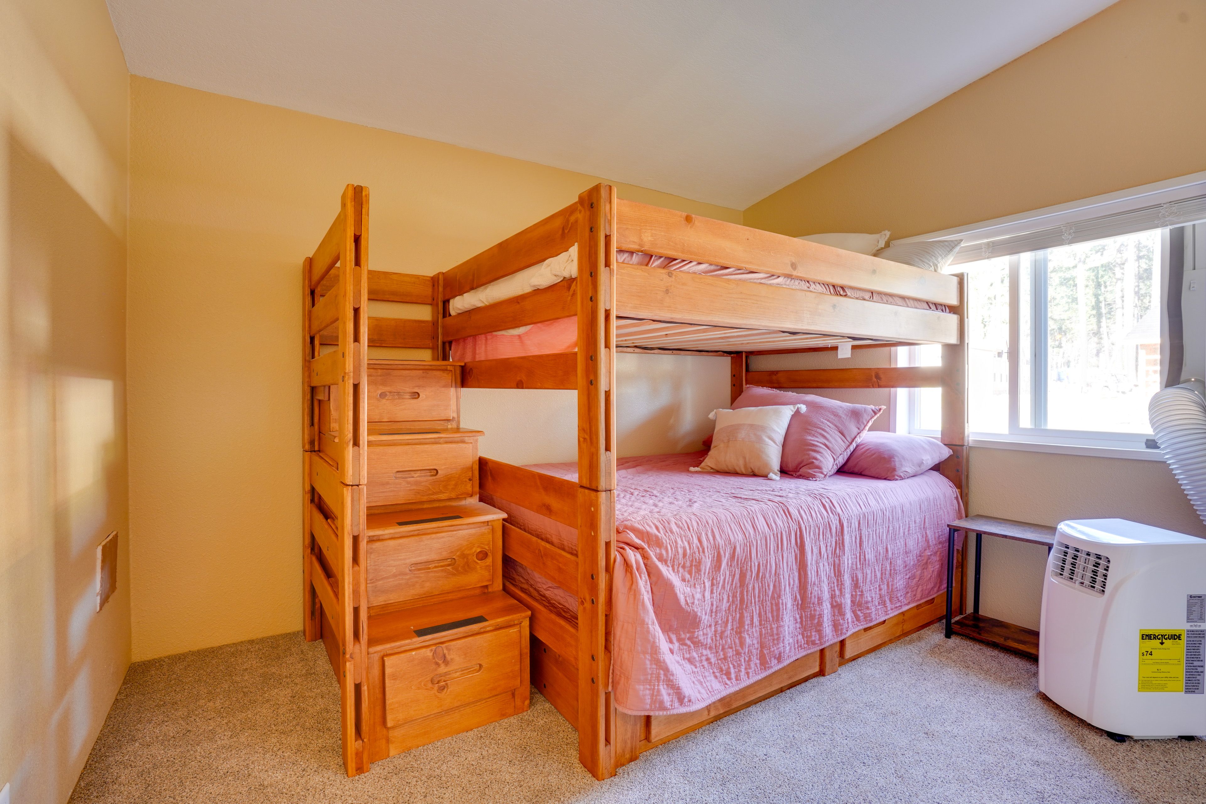 Bedroom 2 | Full Bunk Bed | Smart TV