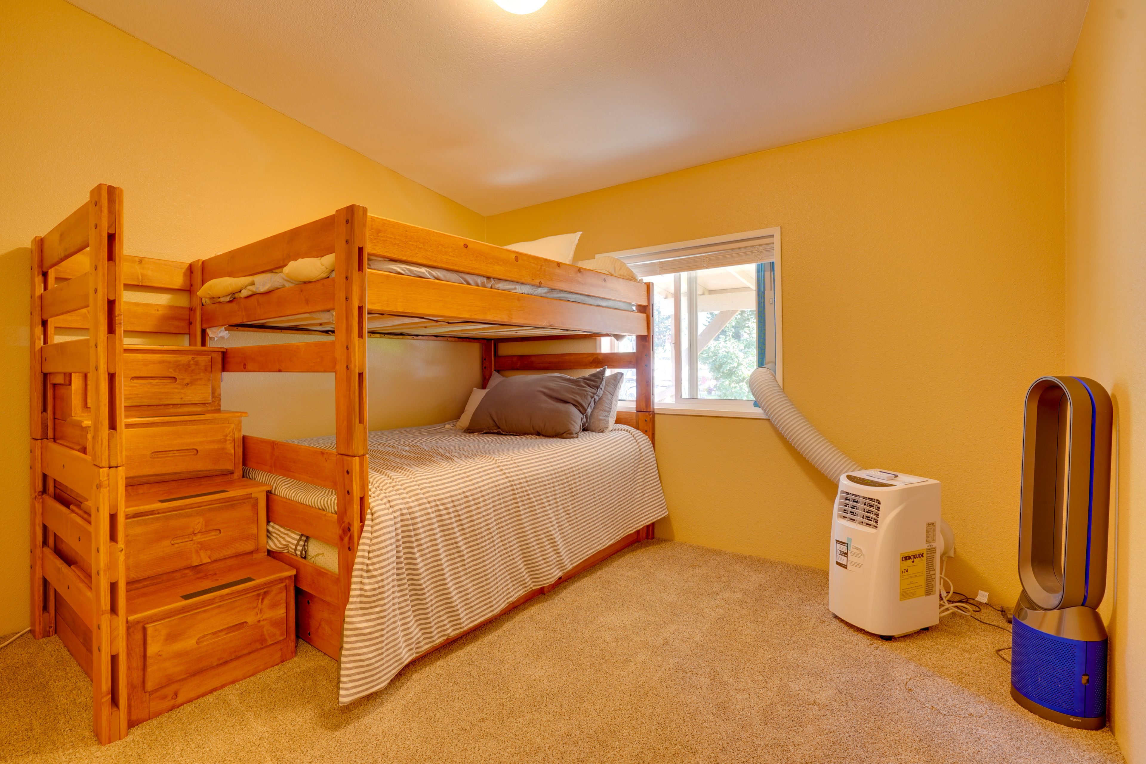 Bedroom 3 | Twin Bunk Bed | Smart TV