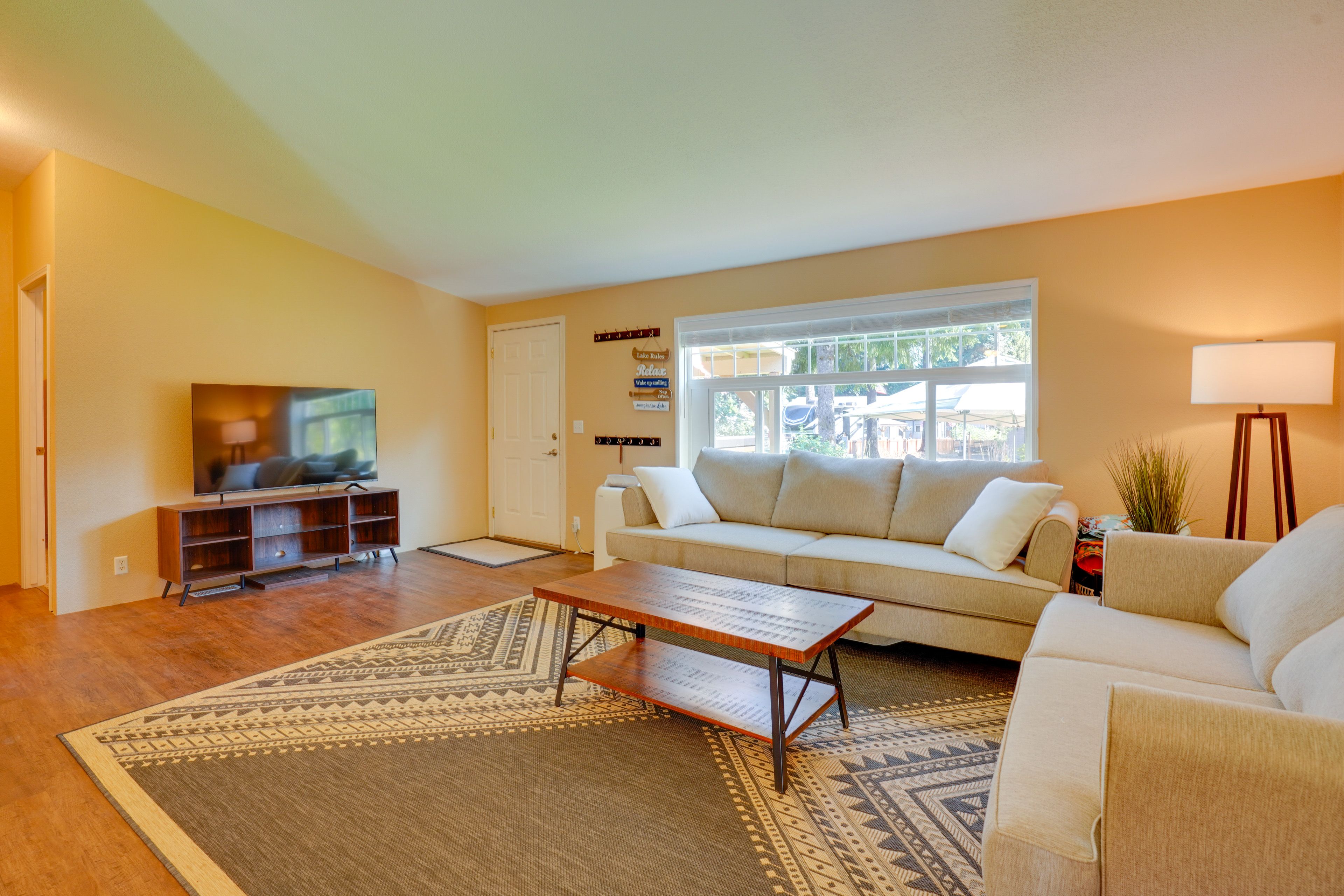 Living Area | Sleeper Sofa | Board Games