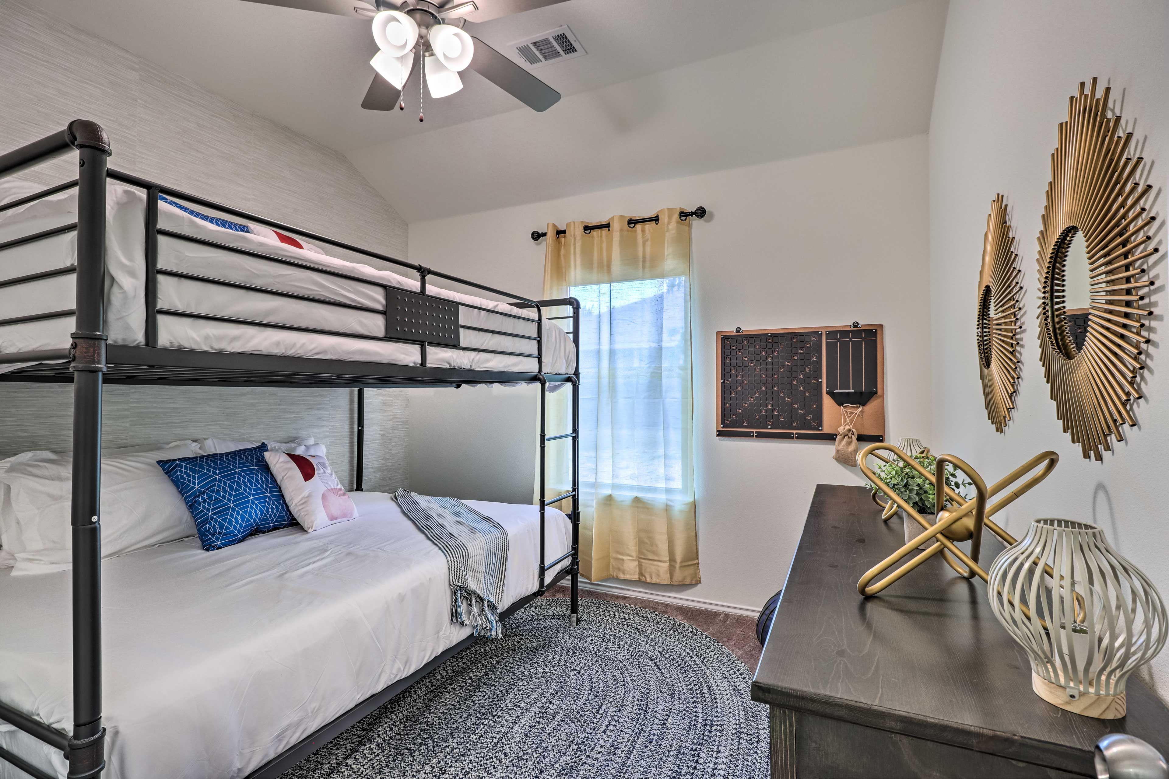 Bedroom 2 | Queen Bunk Bed