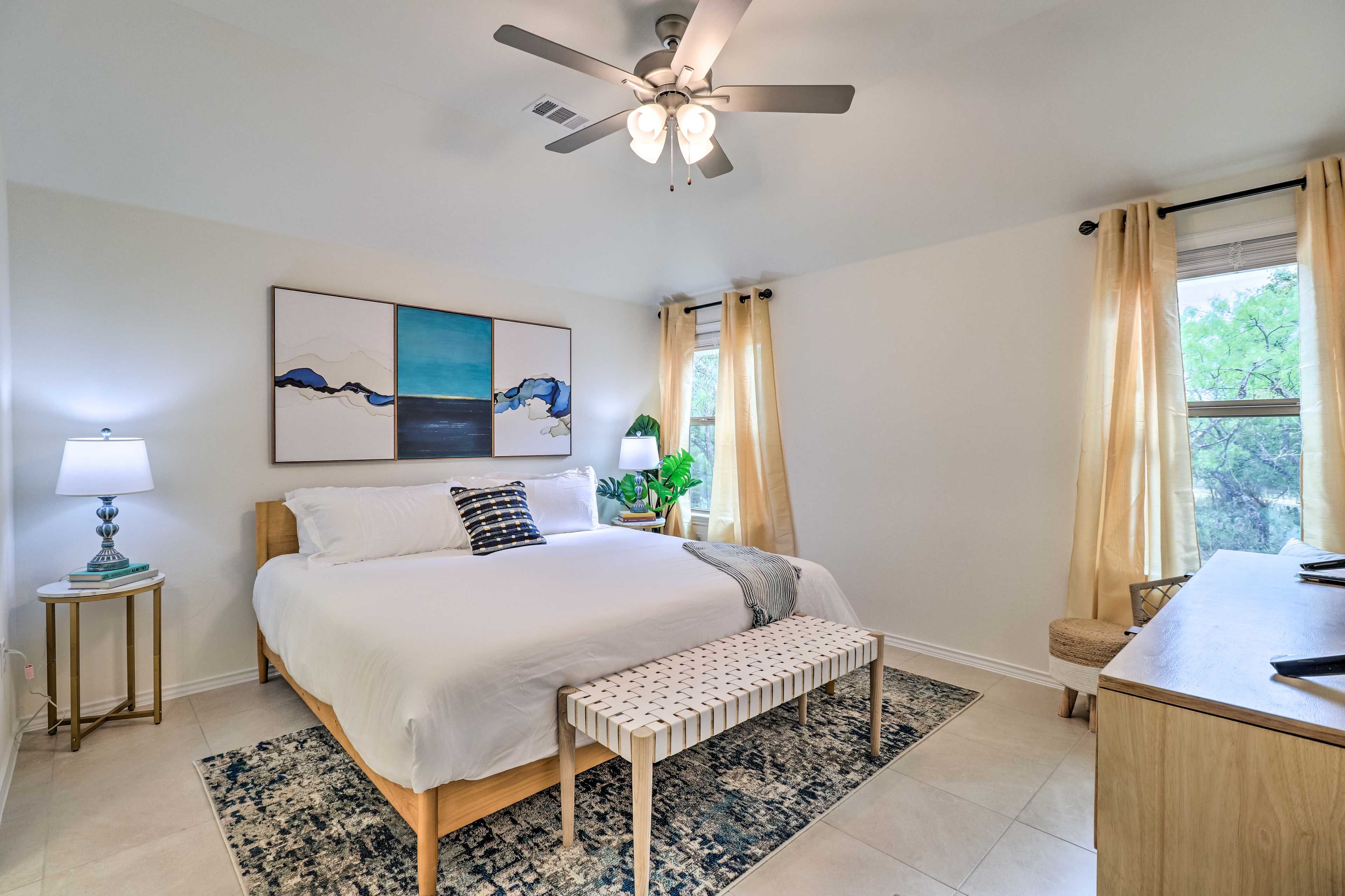 Bedroom 1 | King Bed