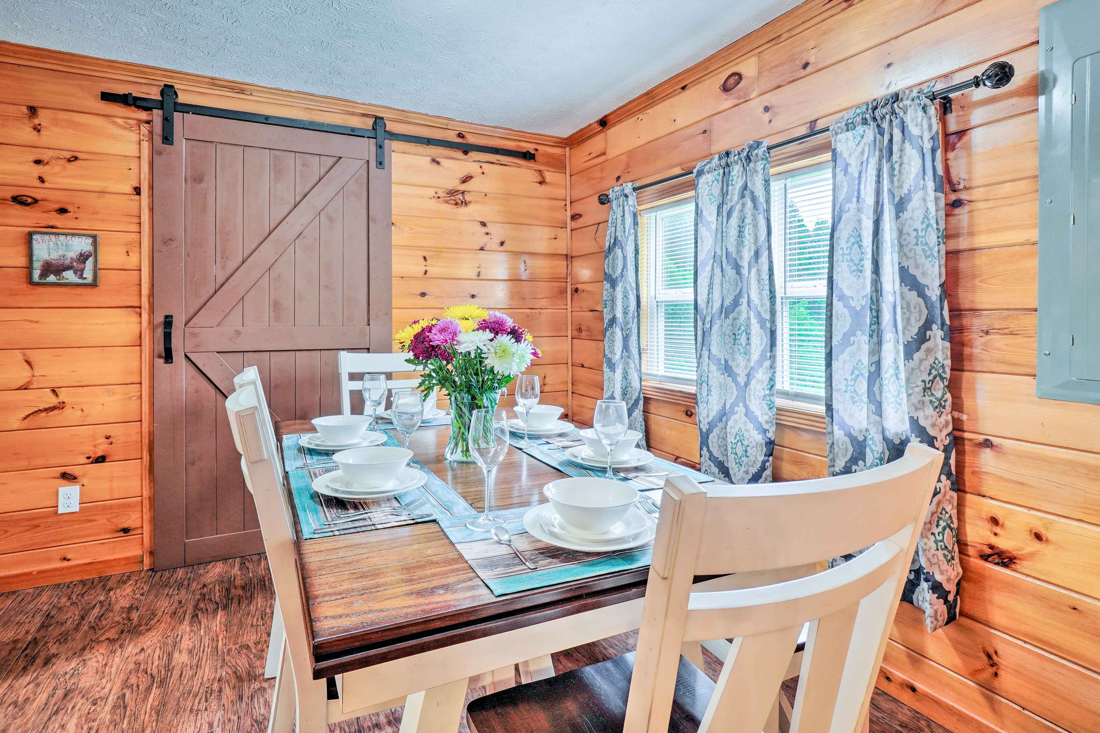 Dining Room | Dishware & Flatware Provided