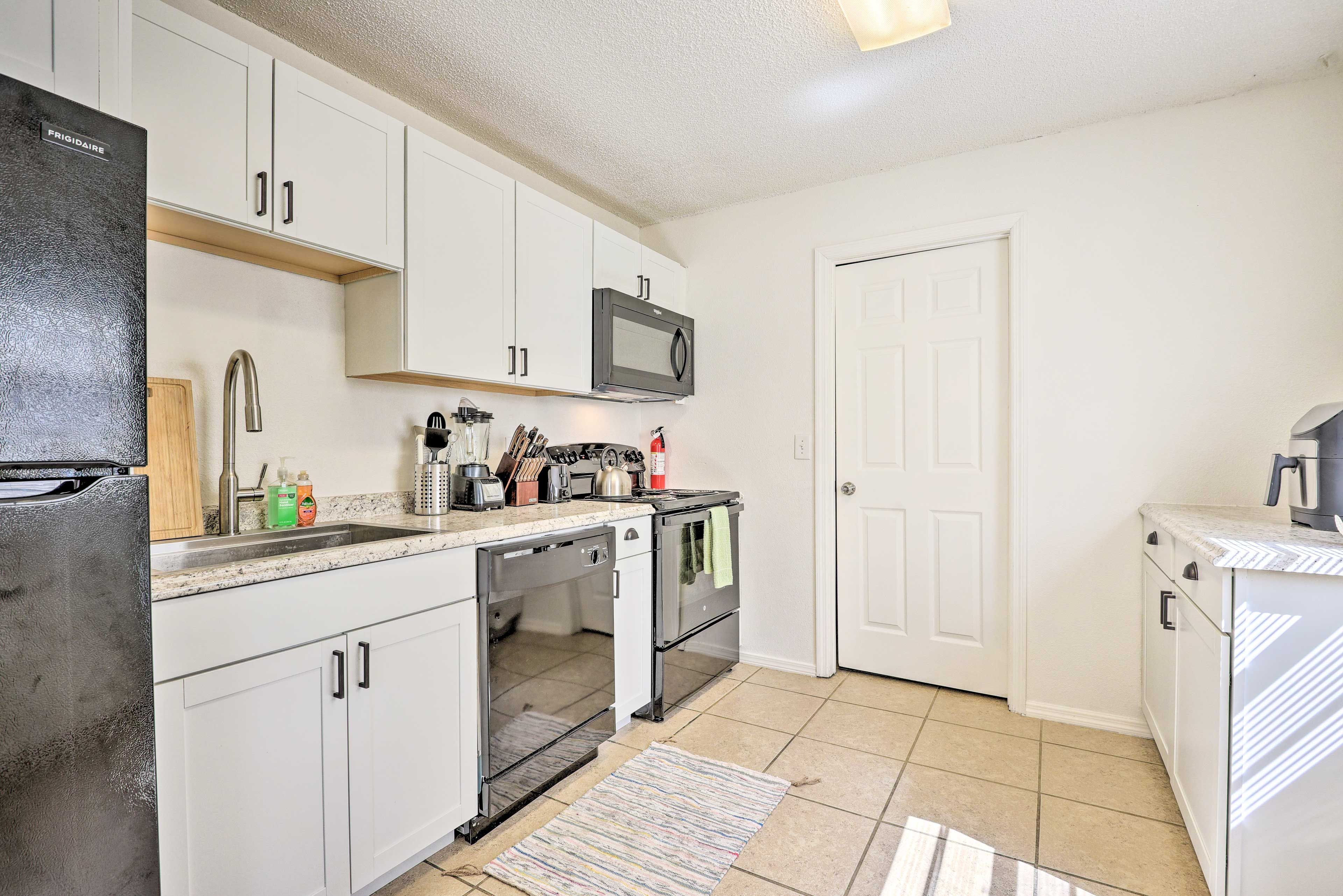 Kitchen | Cooking Basics | Coffee Maker | Ice Maker