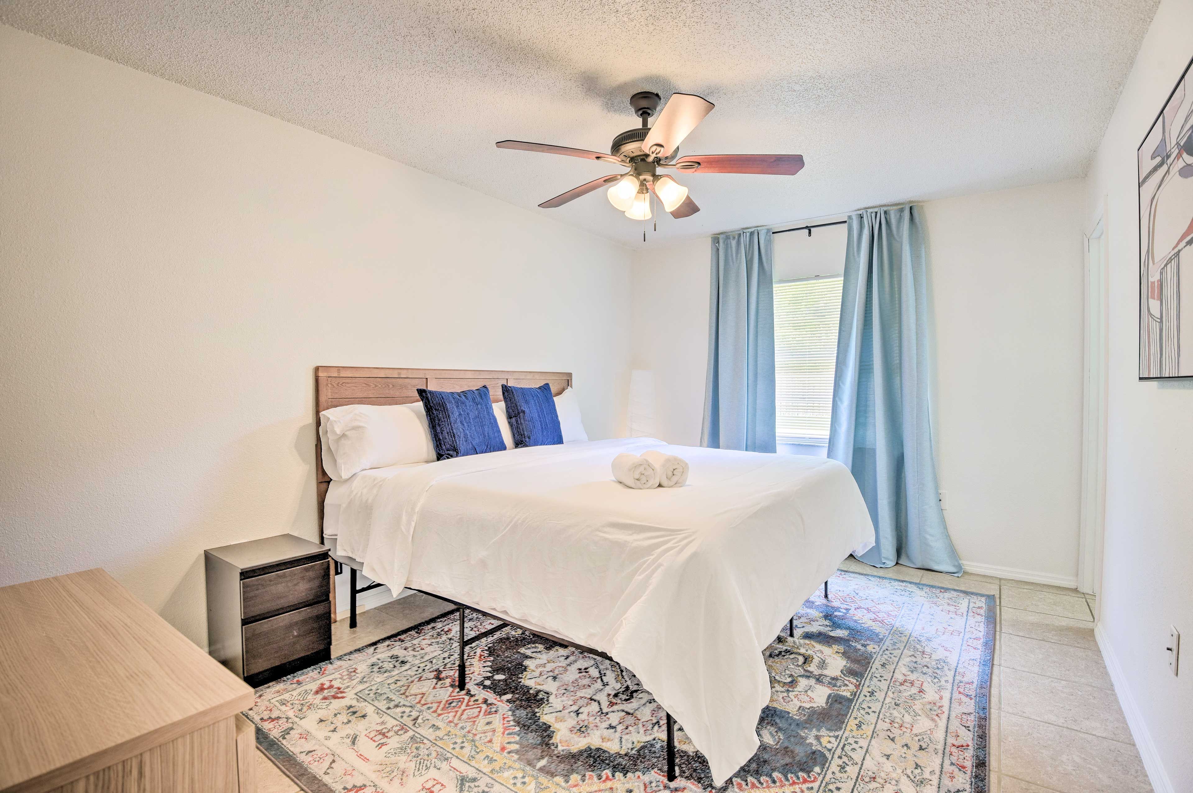 Bedroom 1 | King Bed | Linens Provided | En-Suite Bathroom