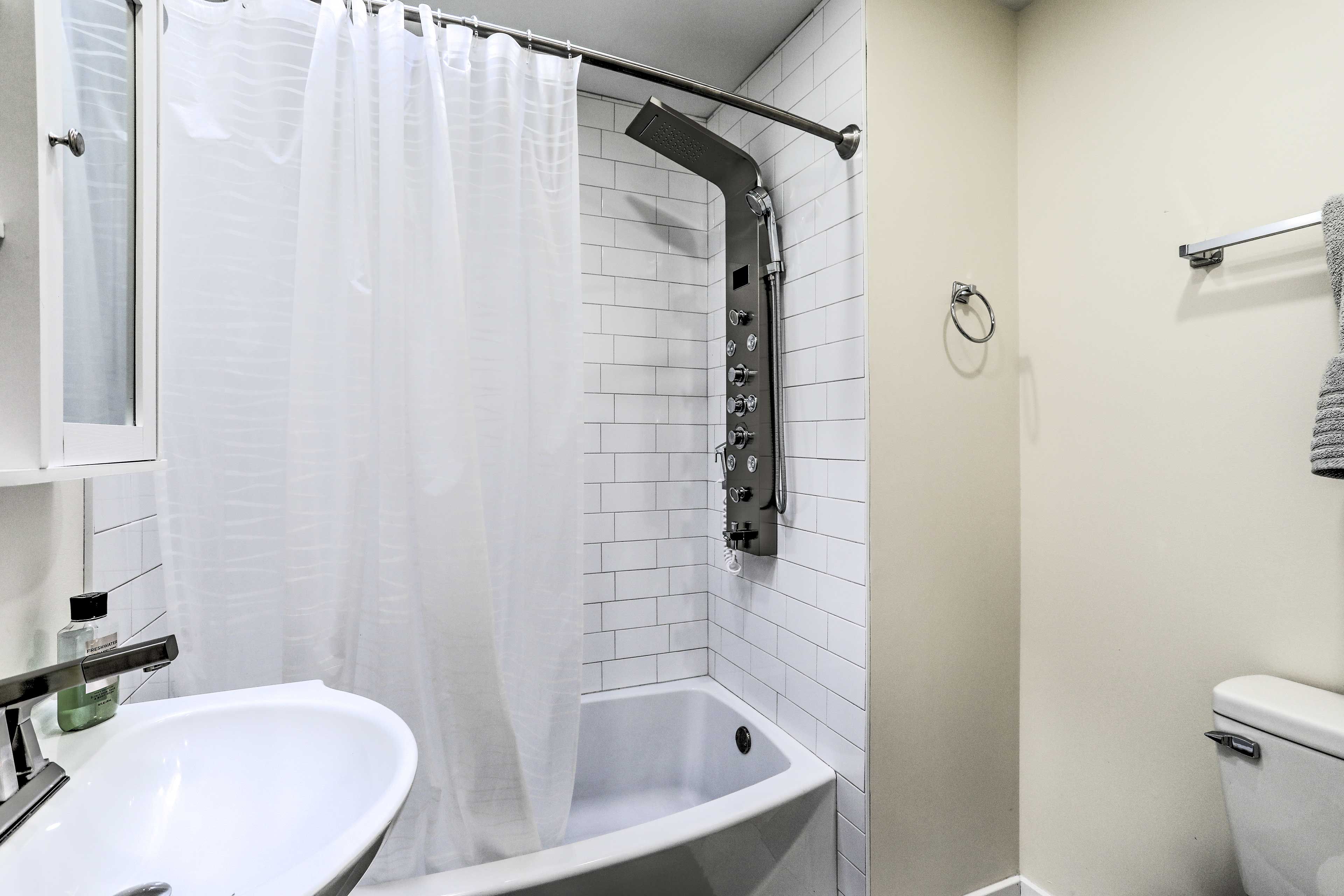 Full Bathroom | 2nd Floor | Hair Dryer
