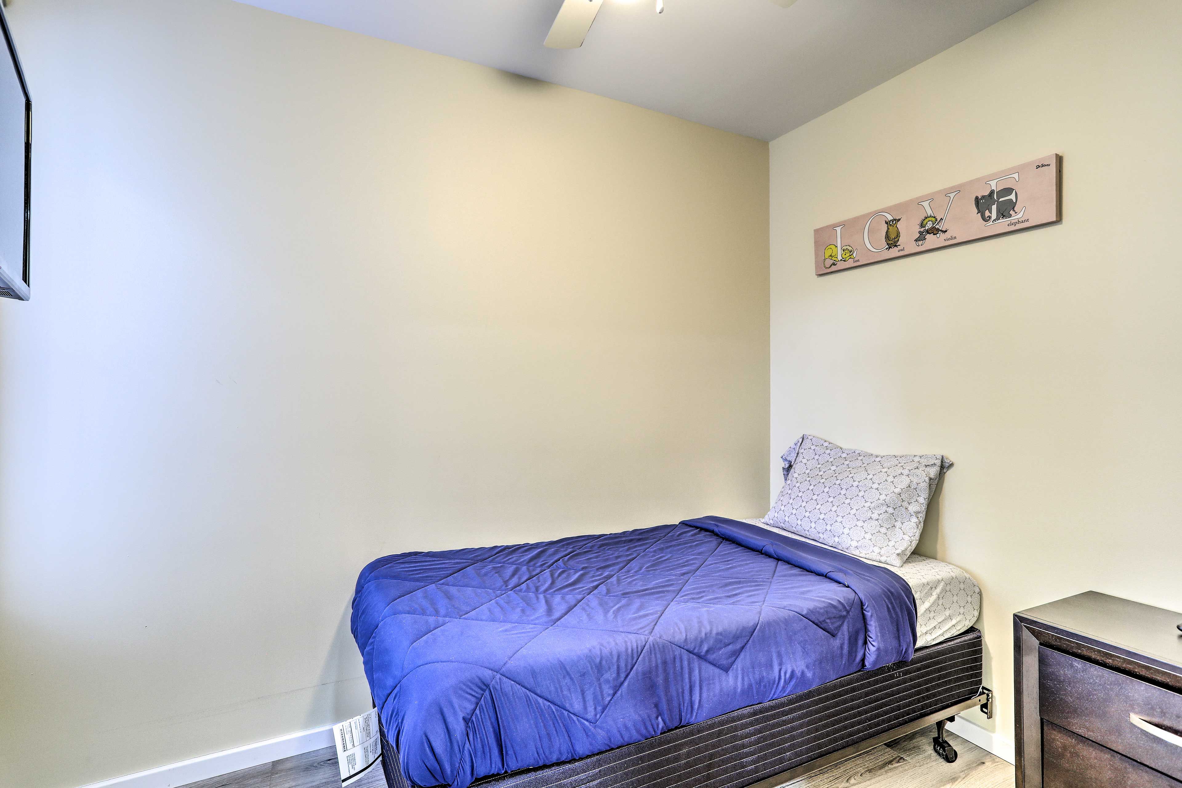 Bedroom 3 | Twin Bed | 2nd Floor