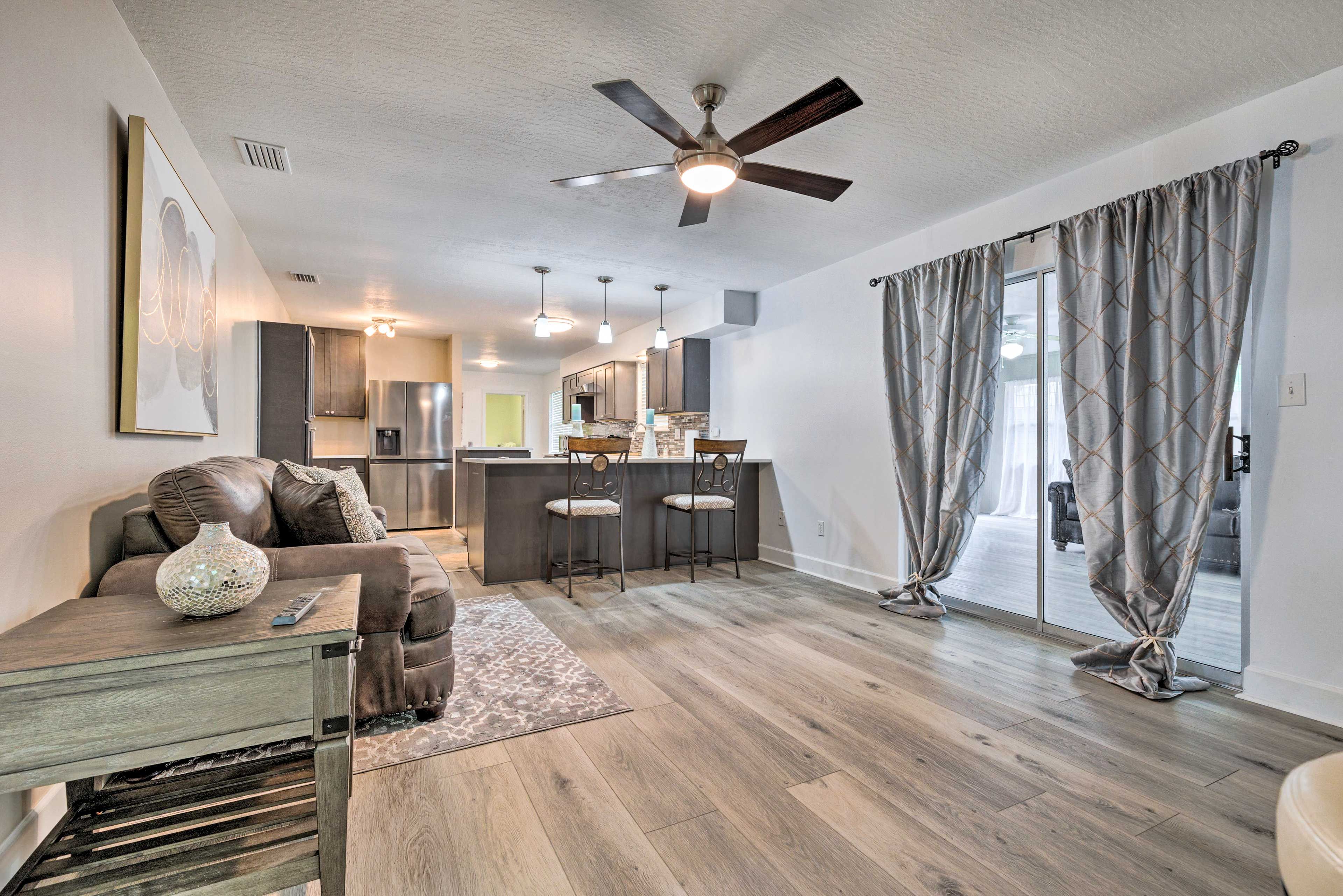 Living Room 2 | Smart TV