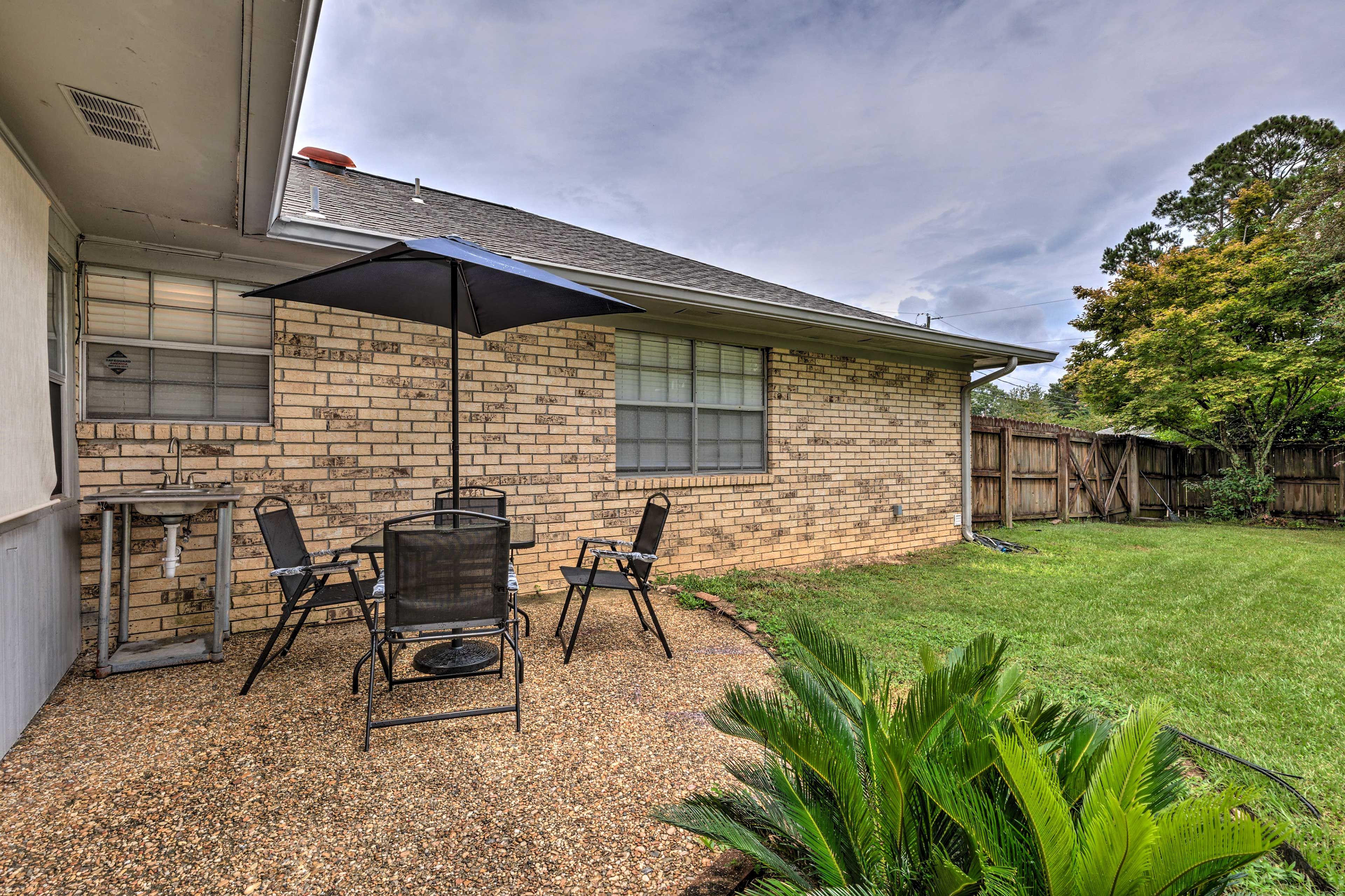 Backyard | Outdoor Seating