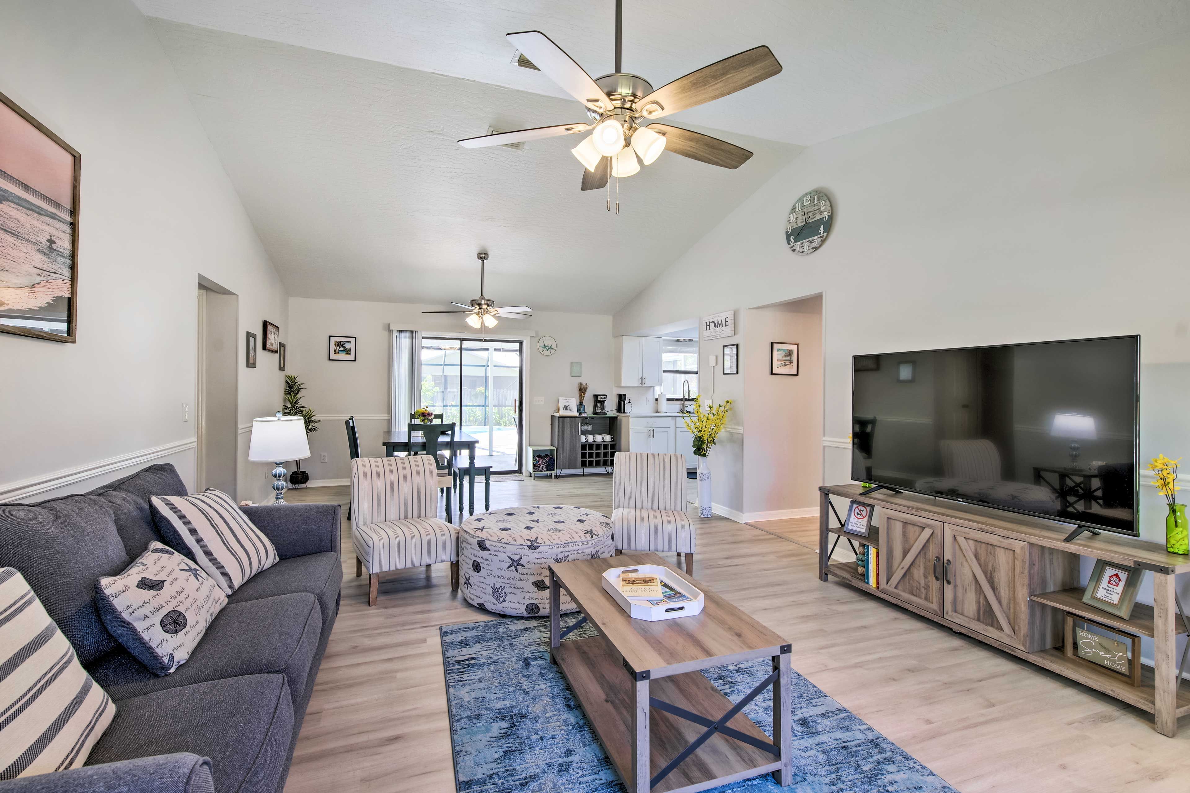 Living Room | Sleeper Sofa | Smart TV | Books