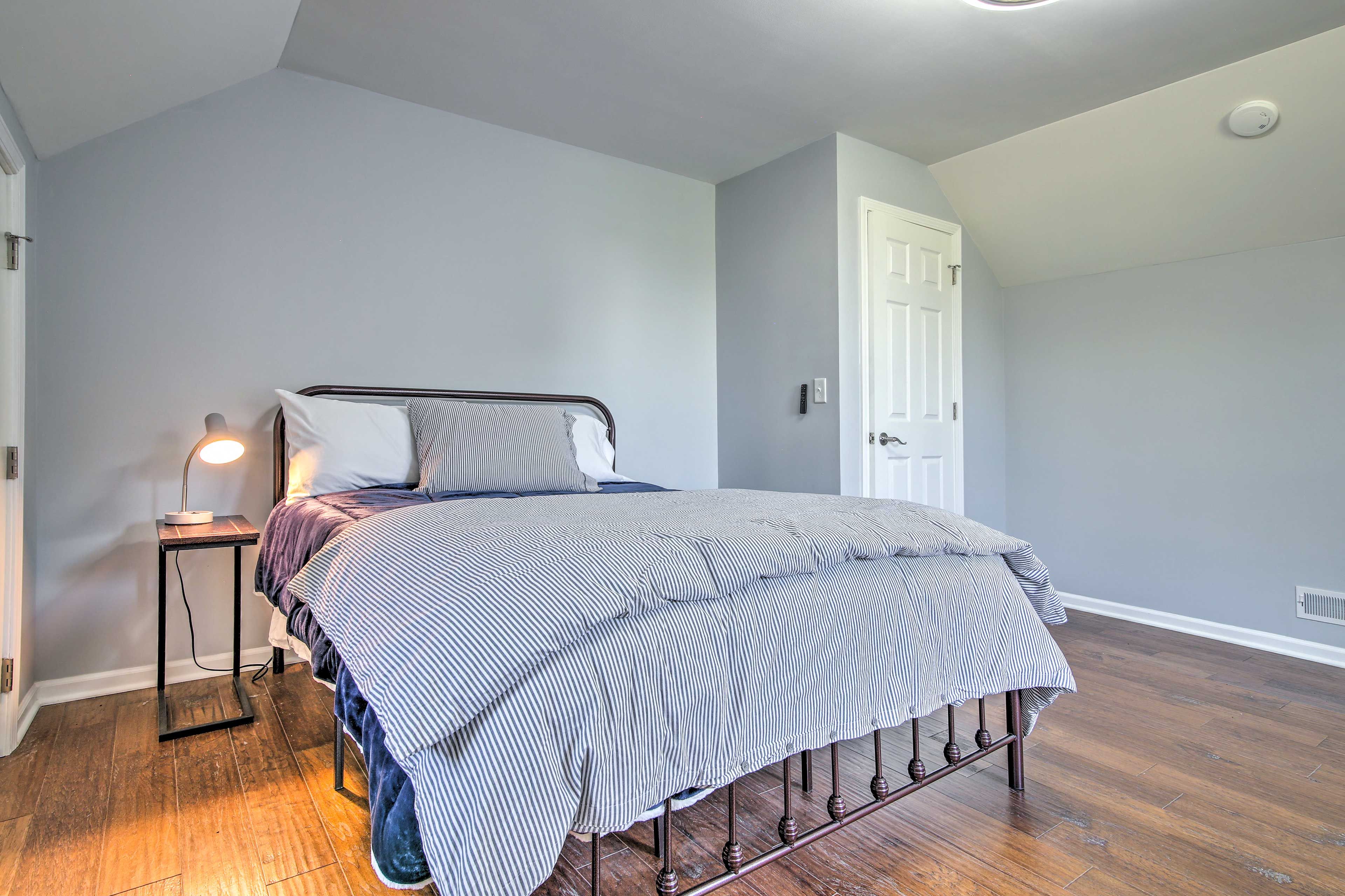 Bedroom 2 | Queen Bed | 2nd Floor | Linens Provided