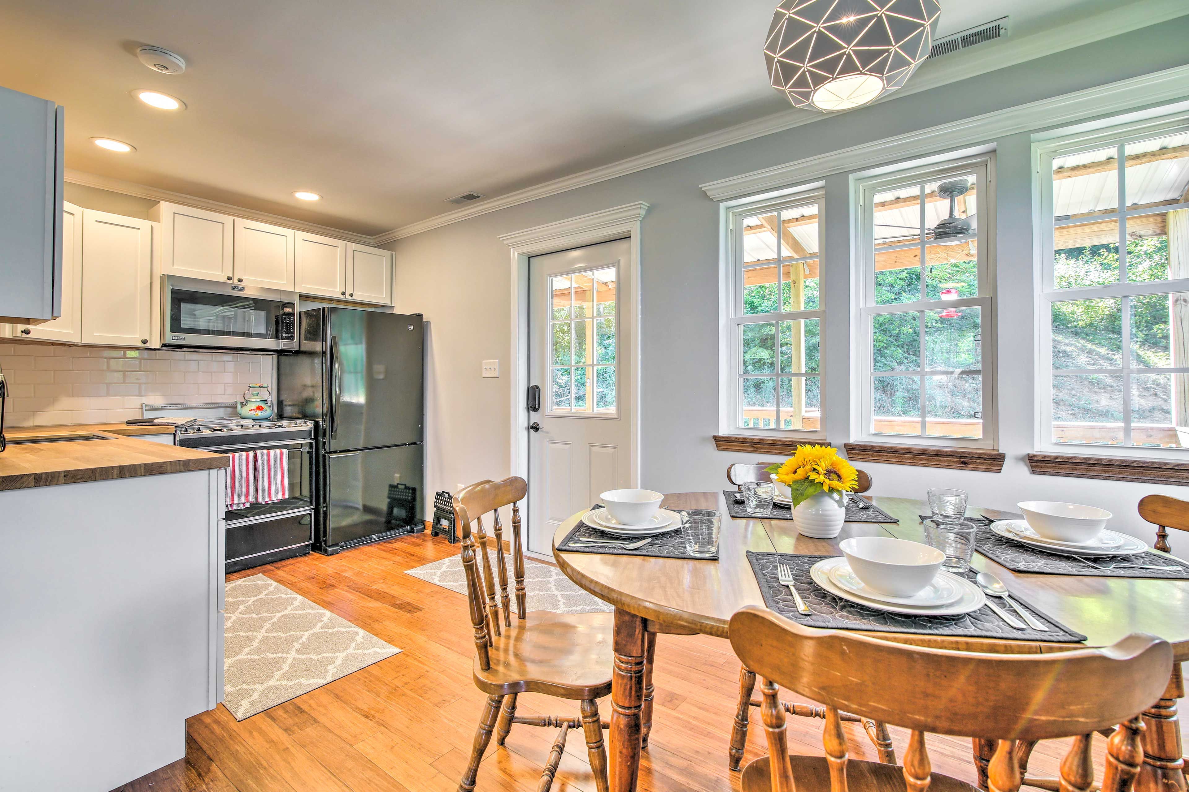 Kitchen | Coffee Maker | Toaster | Spices