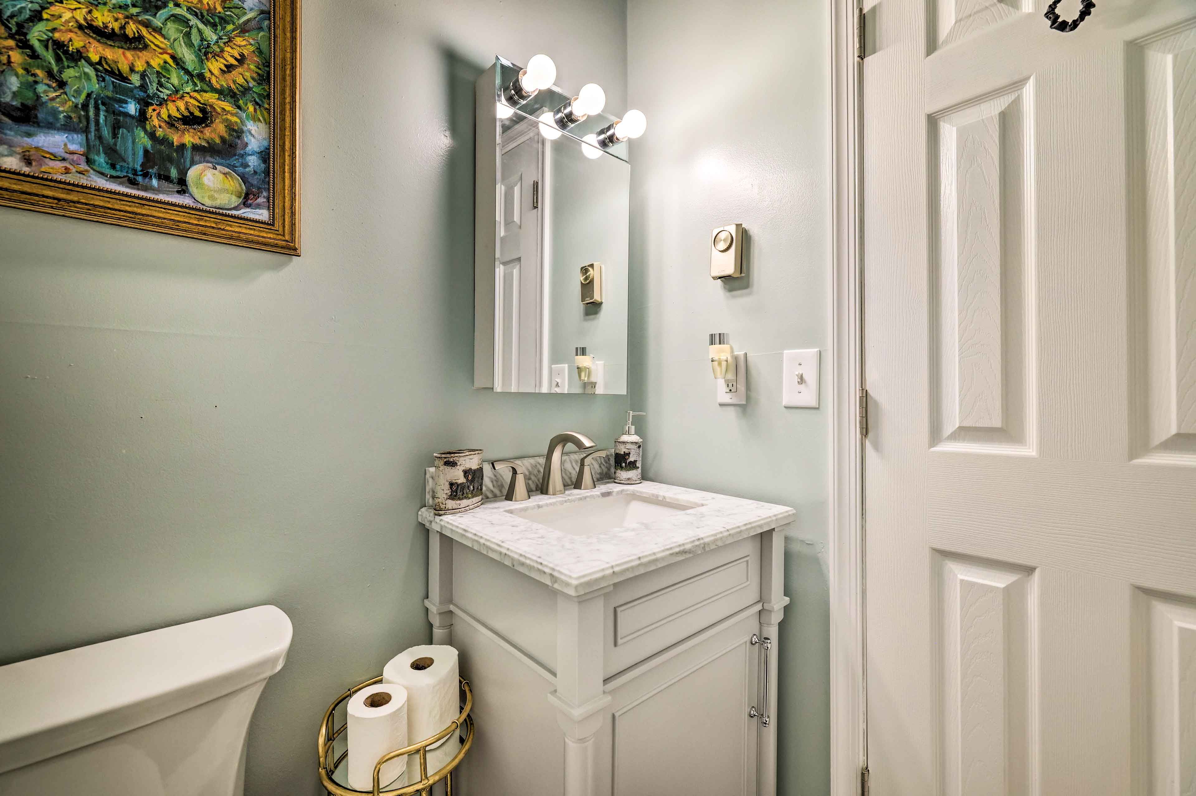 Full Bathroom | Access via Bedroom 2 & Bedroom 3