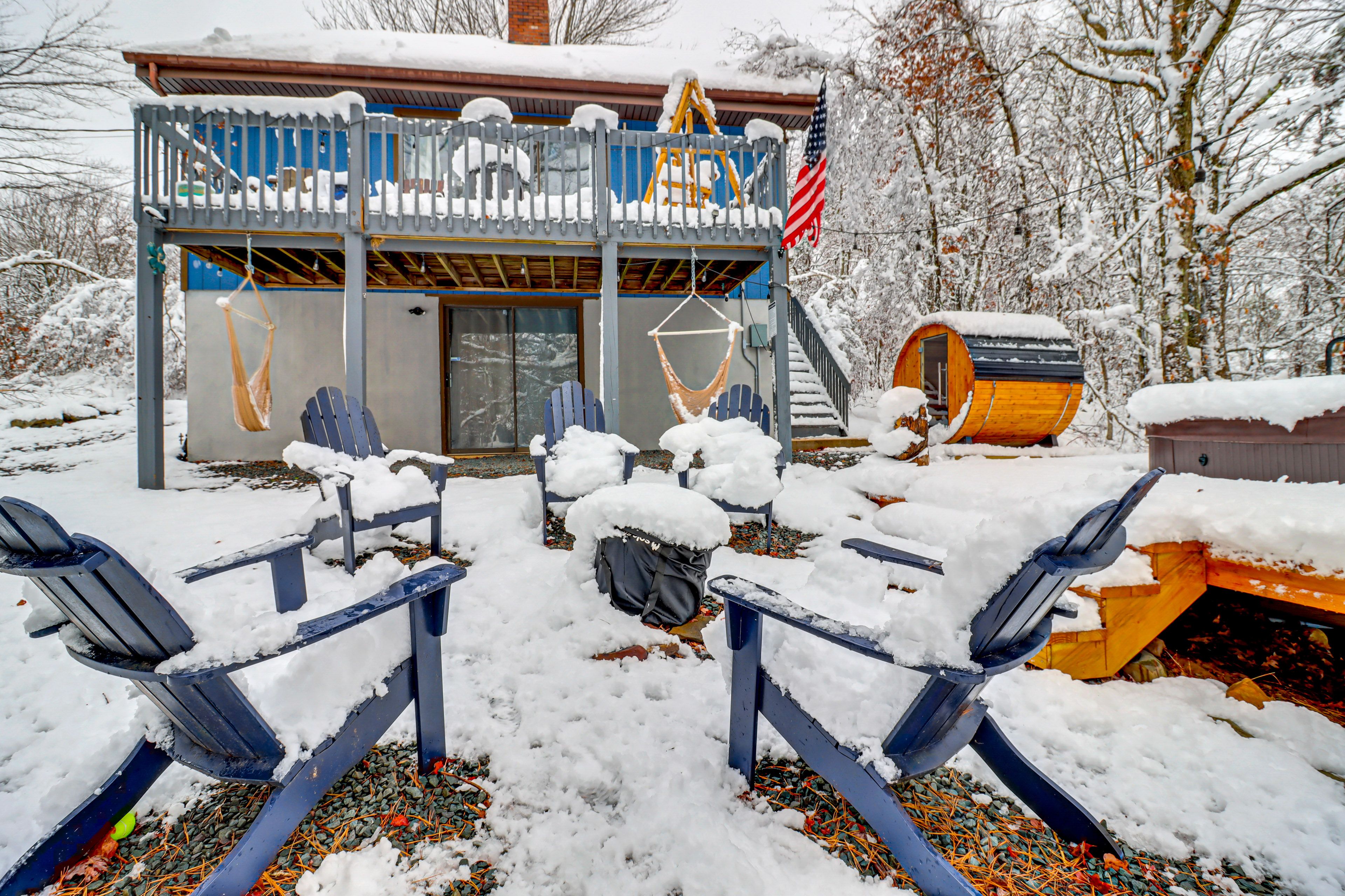 Private Yard | Fire Pit