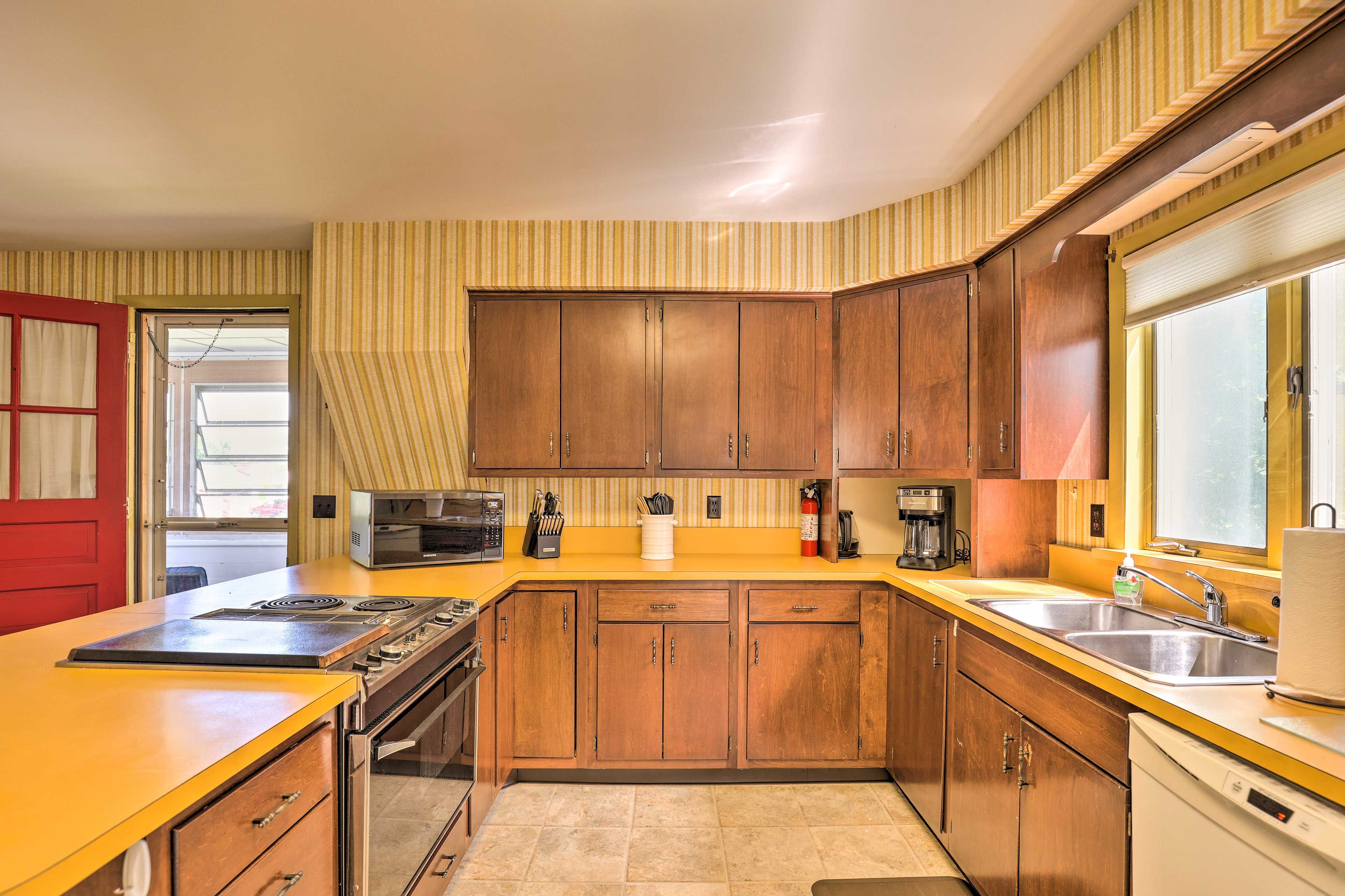 Kitchen | Dishwasher | Coffee Maker | Toaster | Toaster Oven | Spices
