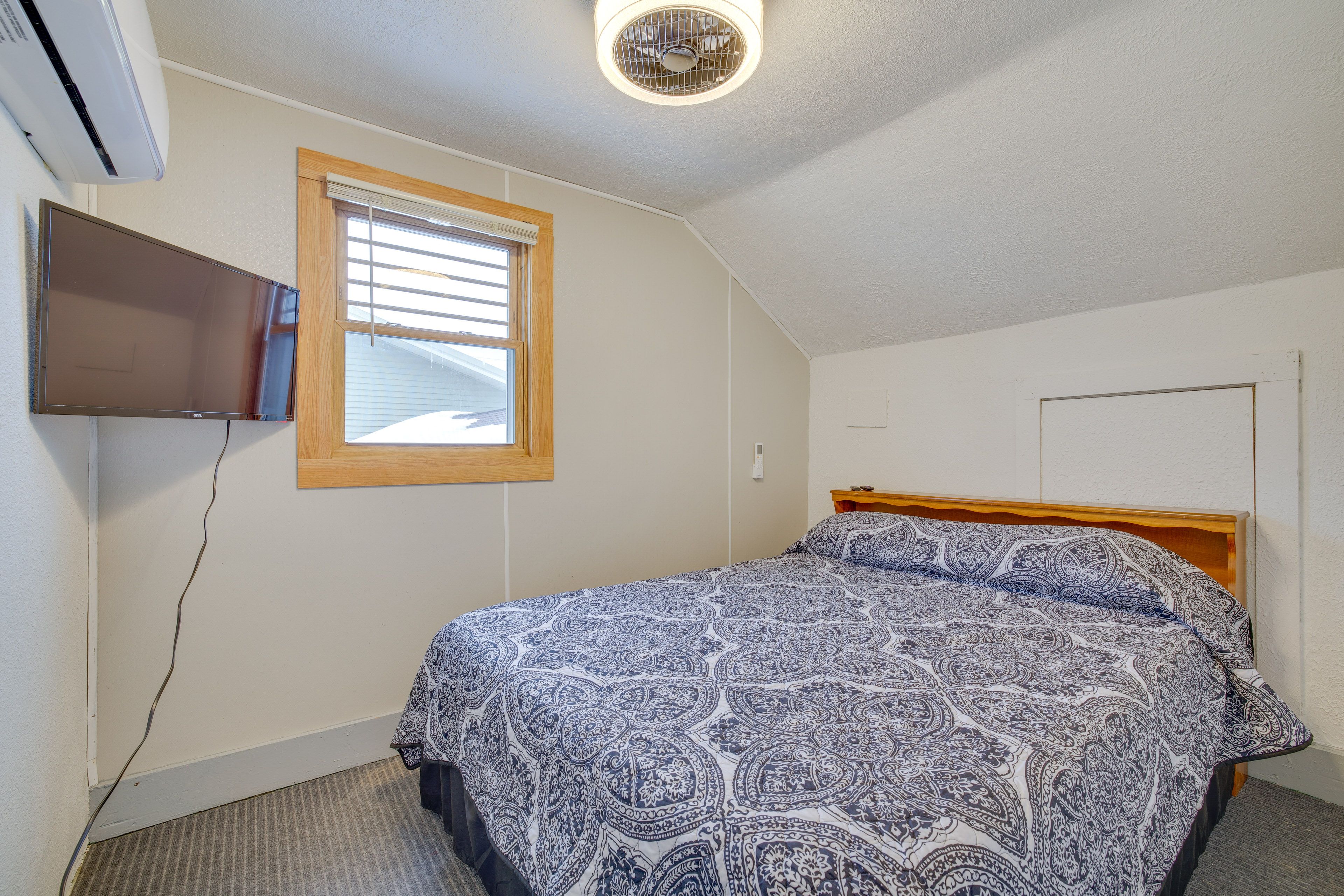 Bedroom 2 | Queen Bed | 2nd Floor