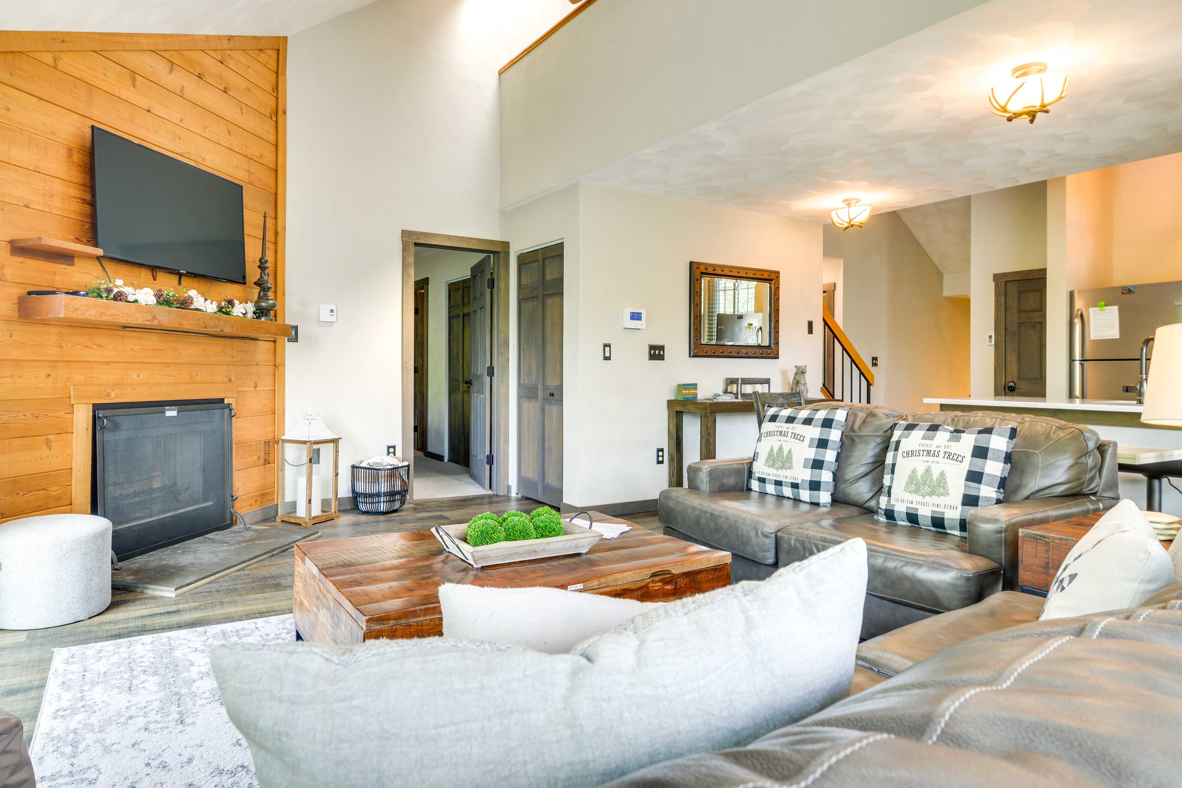 Somerset Vacation Rental | 2BR | 2BA | 1,600 Sq Ft | Stairs Required for Access