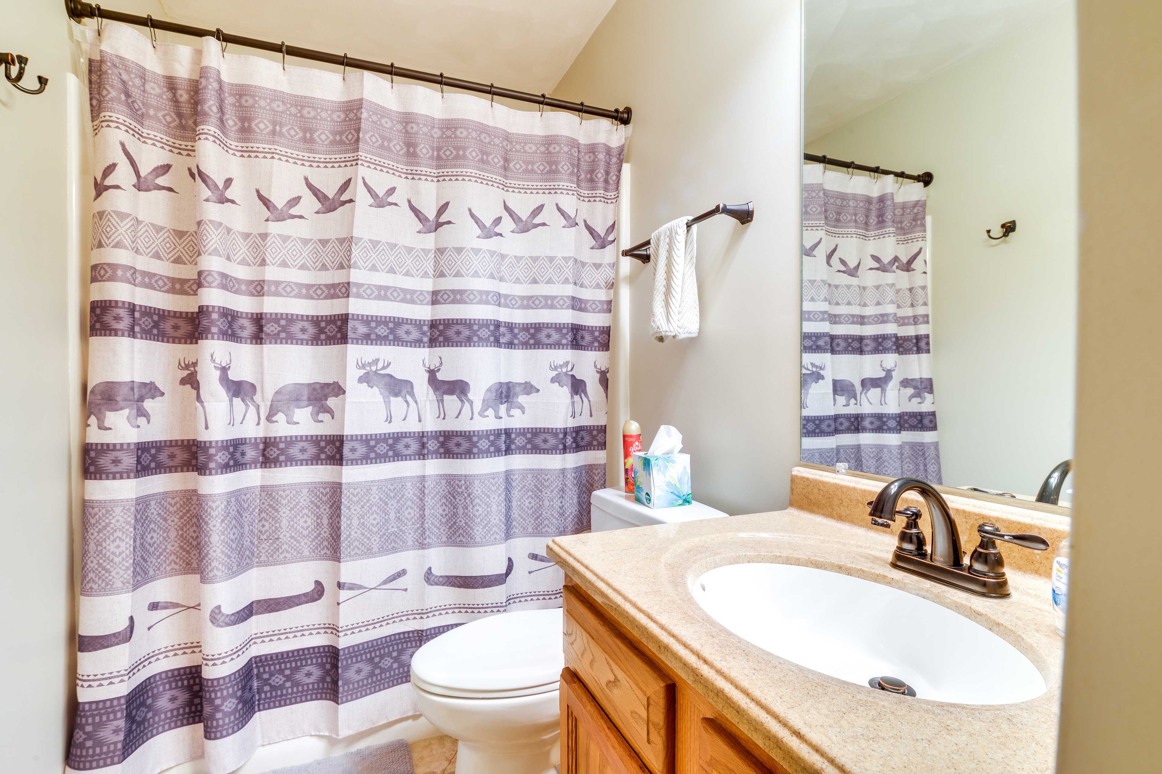 En-Suite Bathroom | Complimentary Toiletries