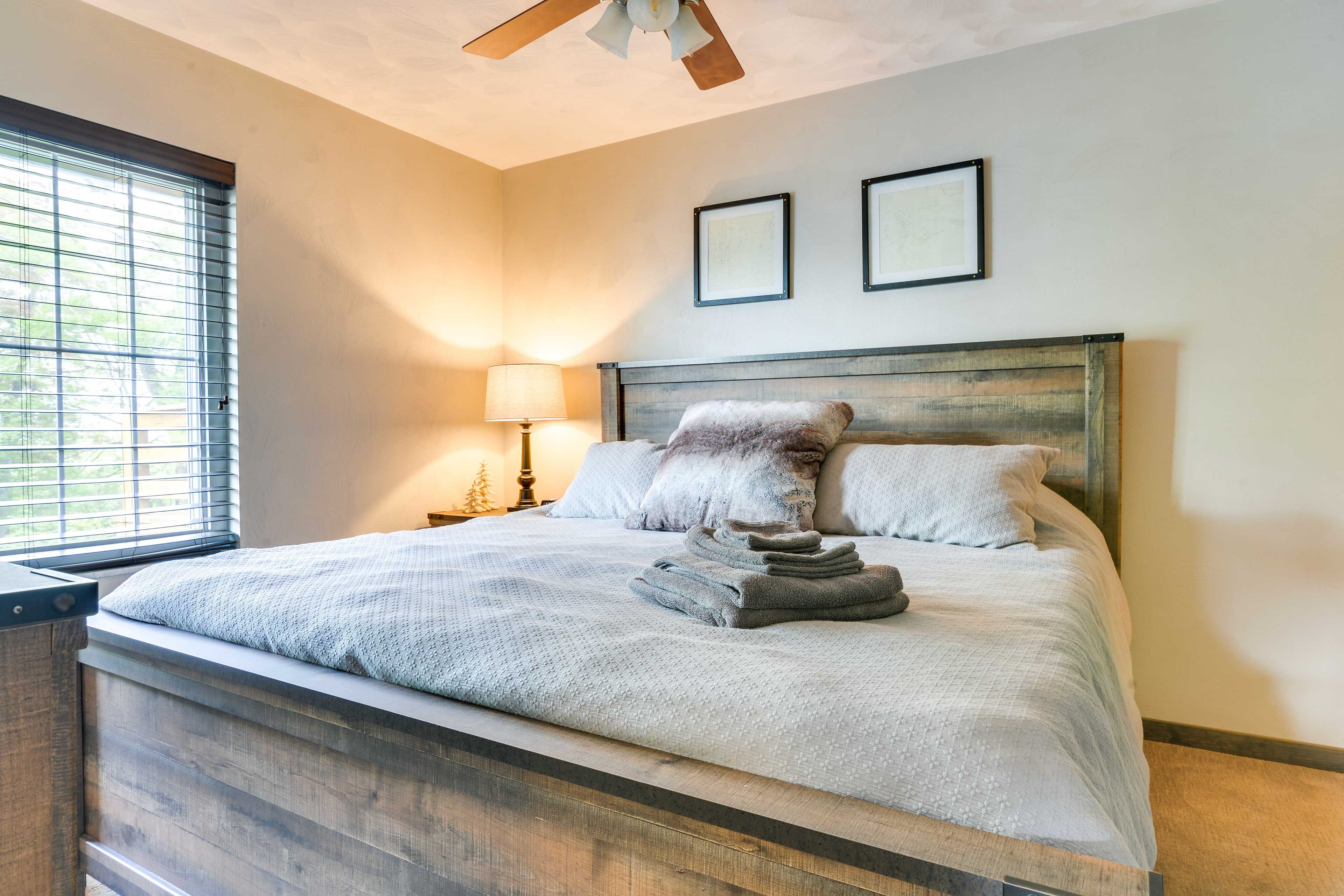 Bedroom 1 | King Bed | En-Suite Bathroom