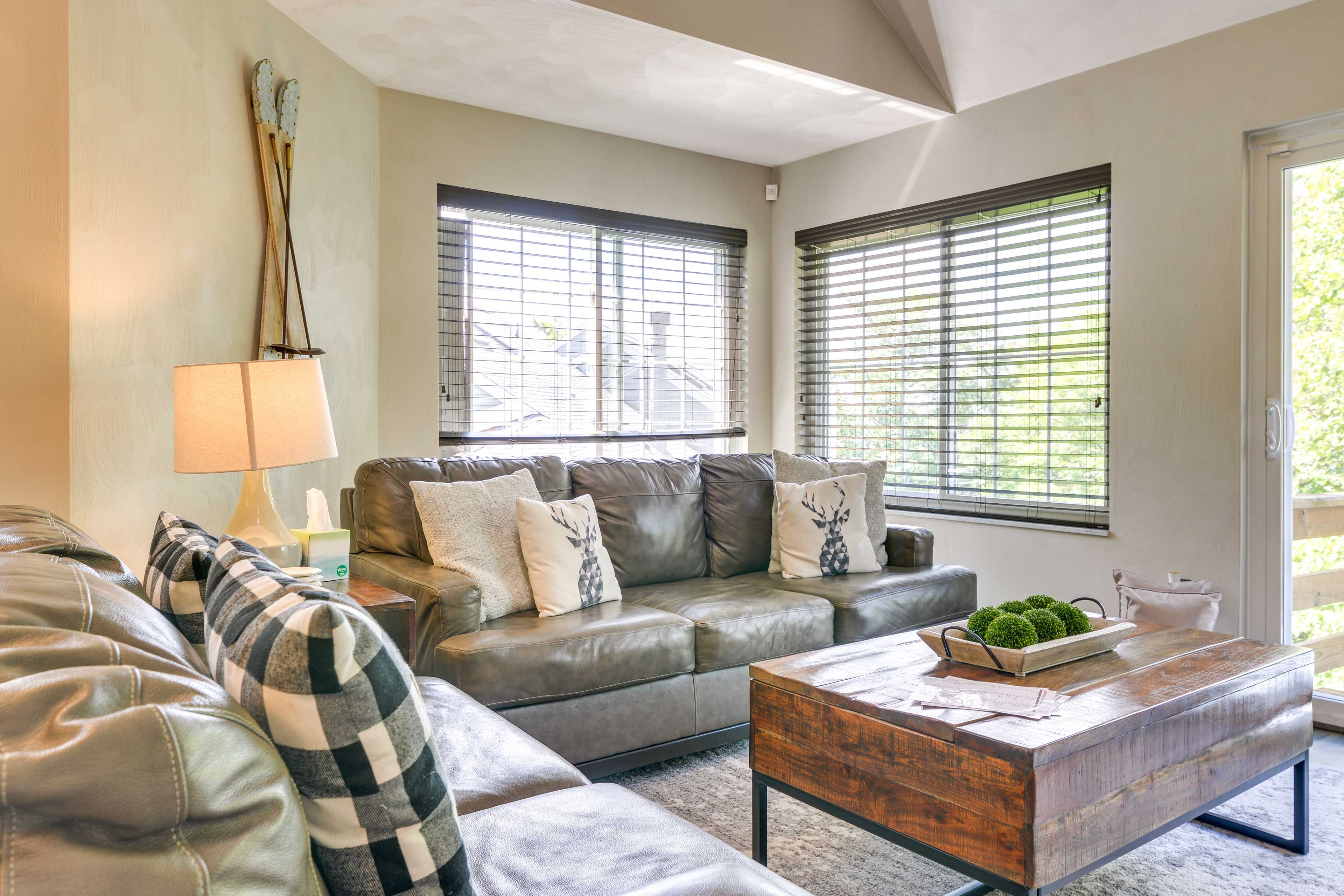 Living Room | Free WiFi