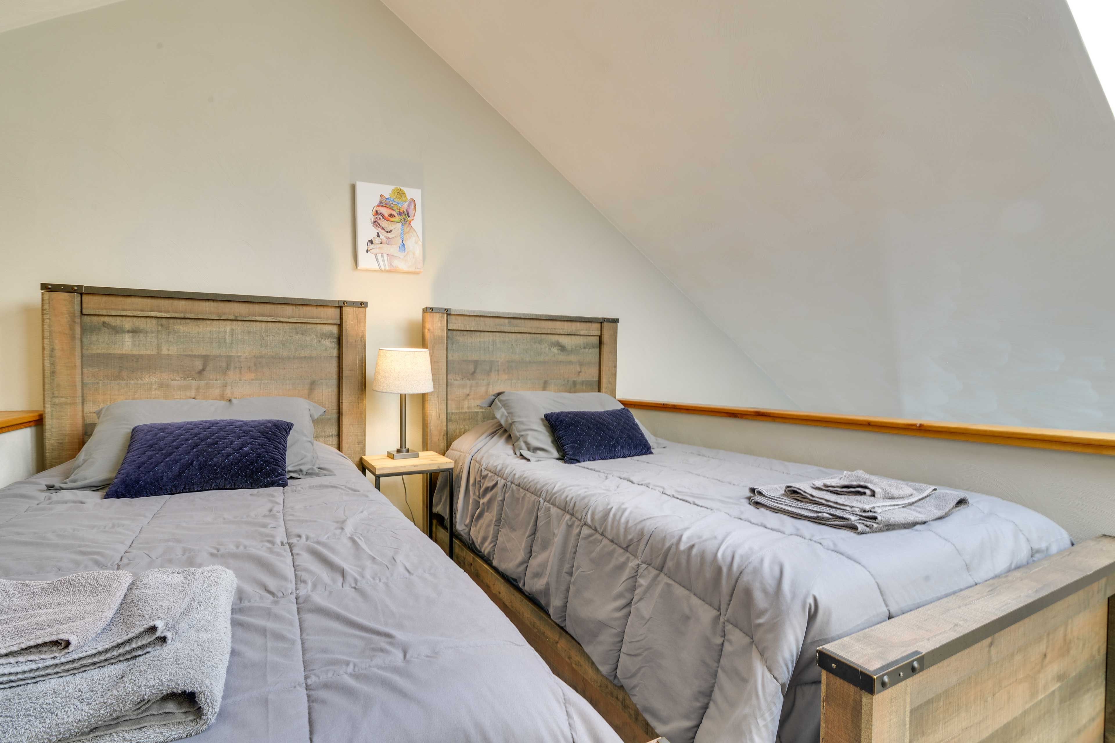 Loft | 2 Twin Beds