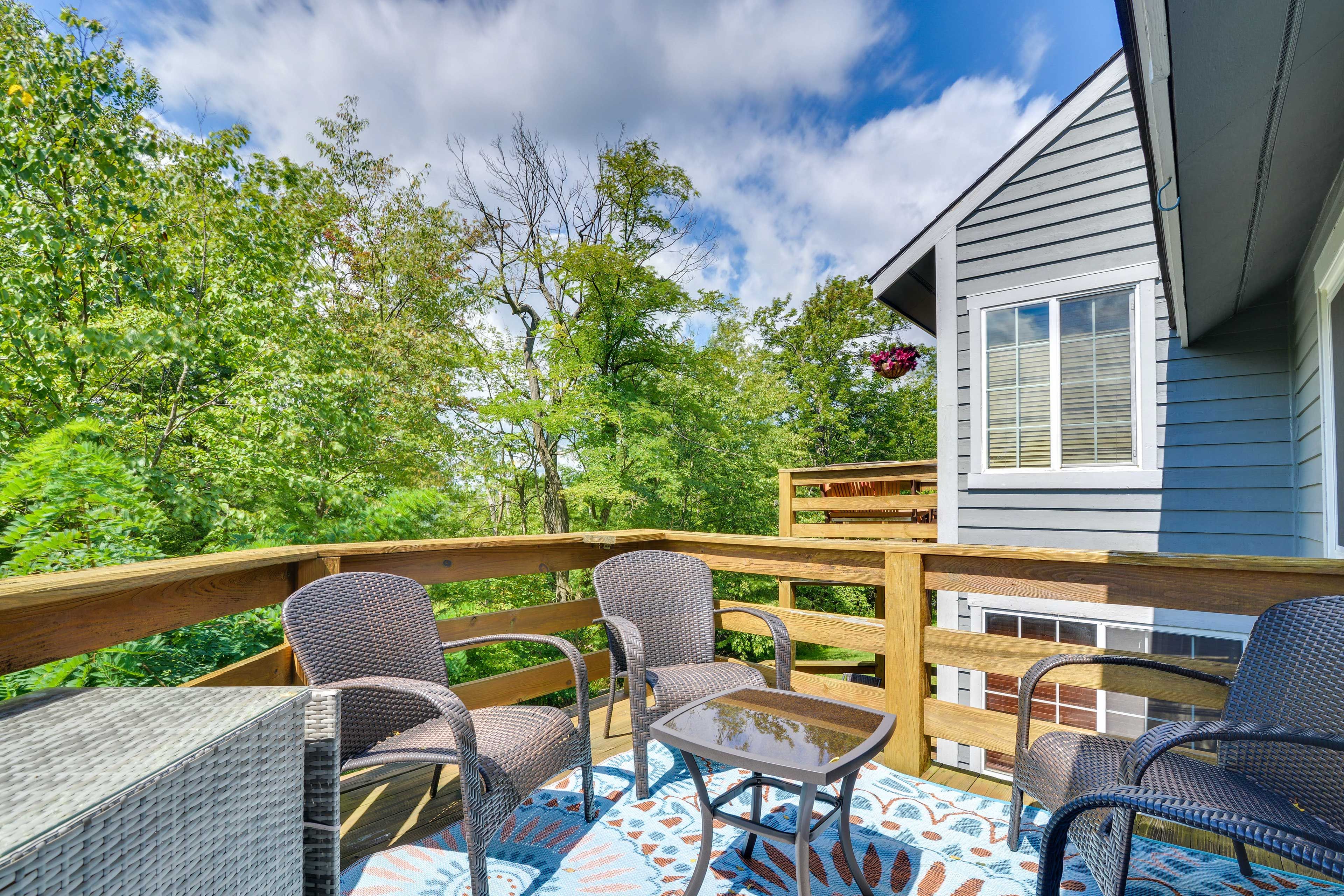 Deck | Mountain Views