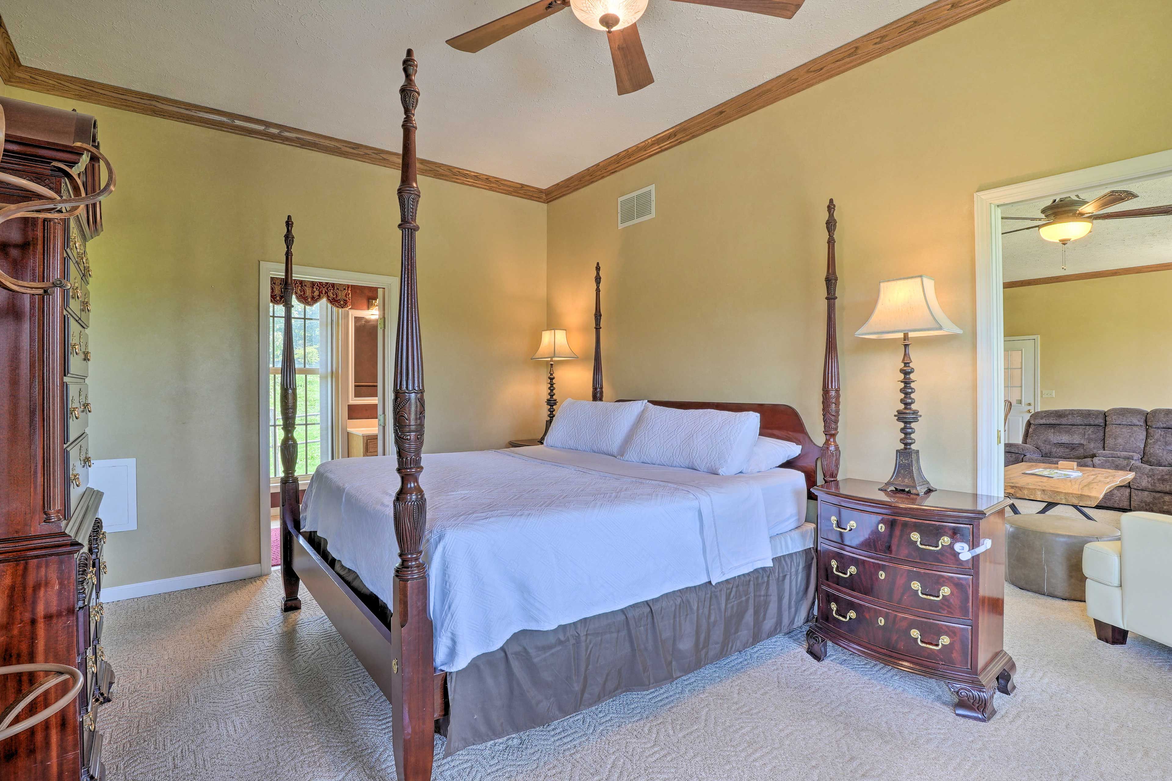 Bedroom 1 | King Bed | Main Level | Linens Provided