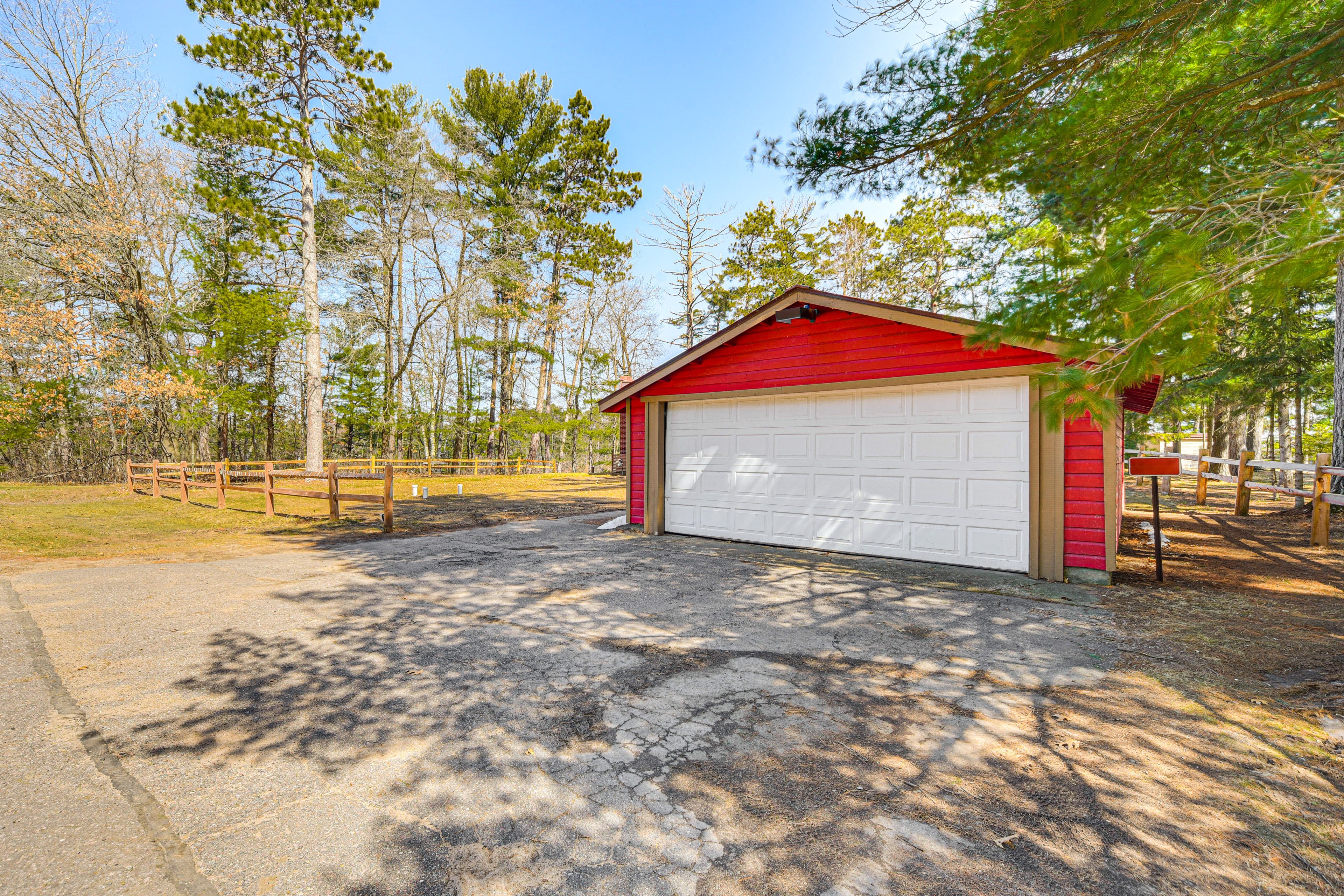Parking | Driveway (2 Vehicles)
