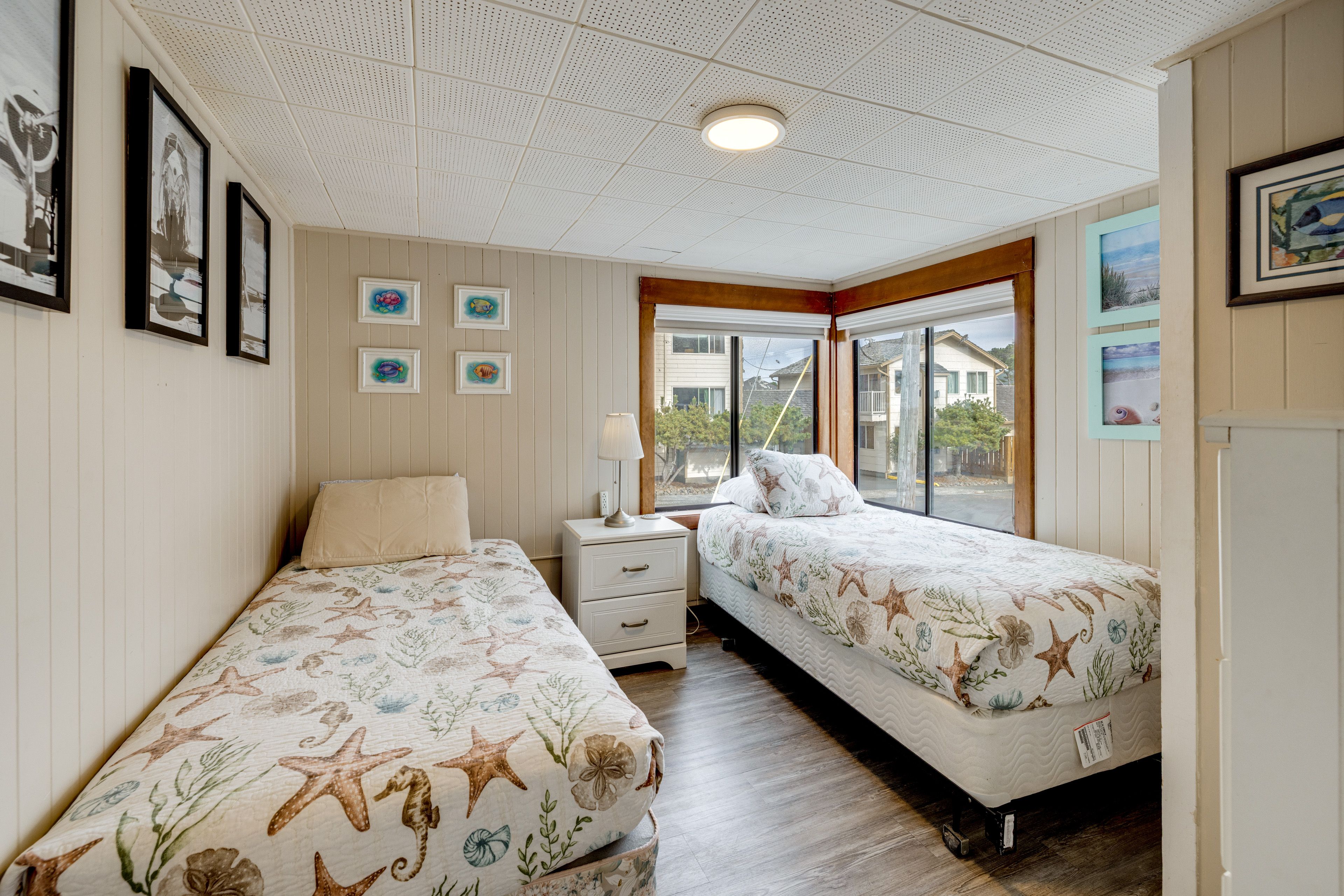 Bedroom 3 | 2 Twin Beds | 1st Floor