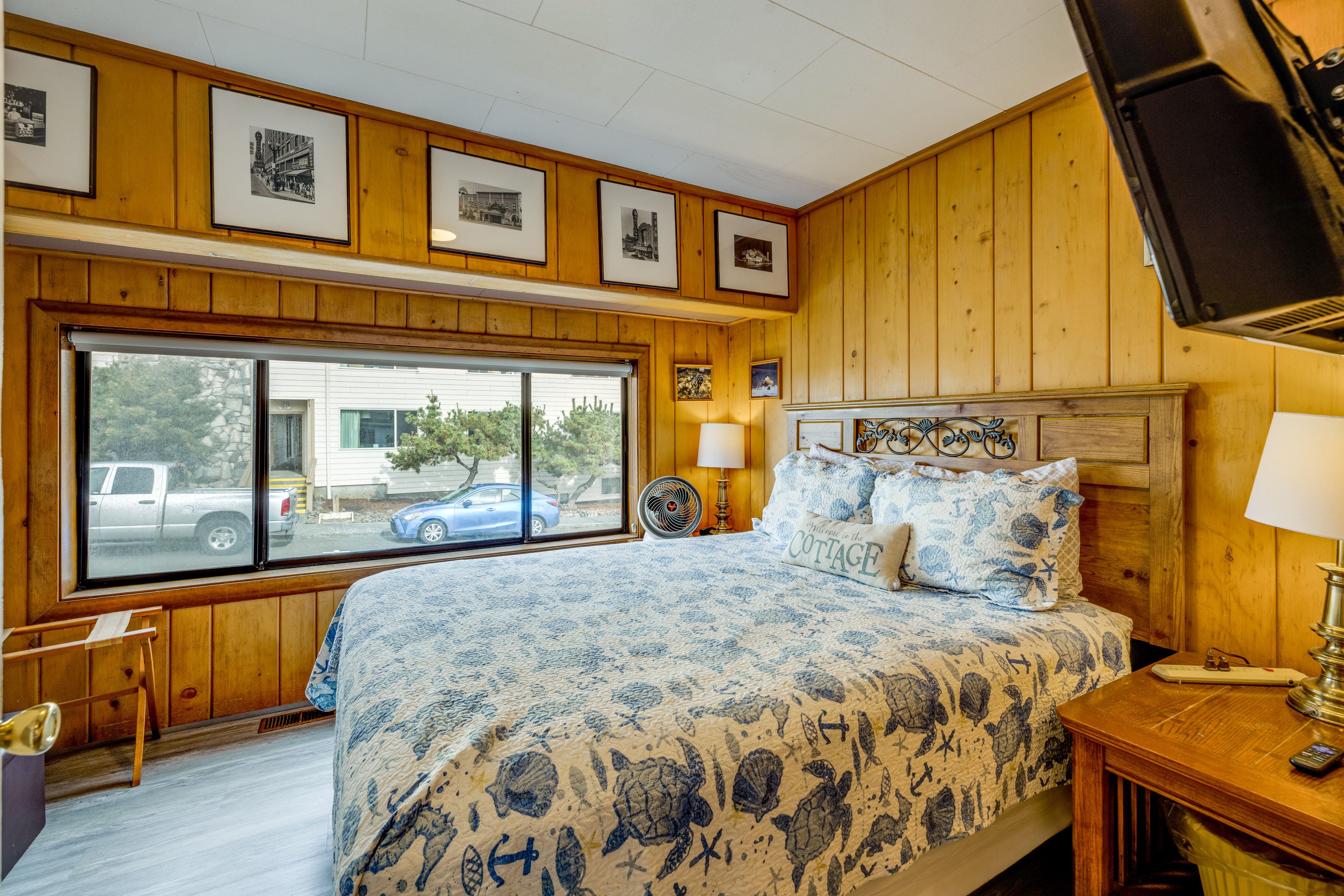 Bedroom 2 | Queen Bed | 1st Floor