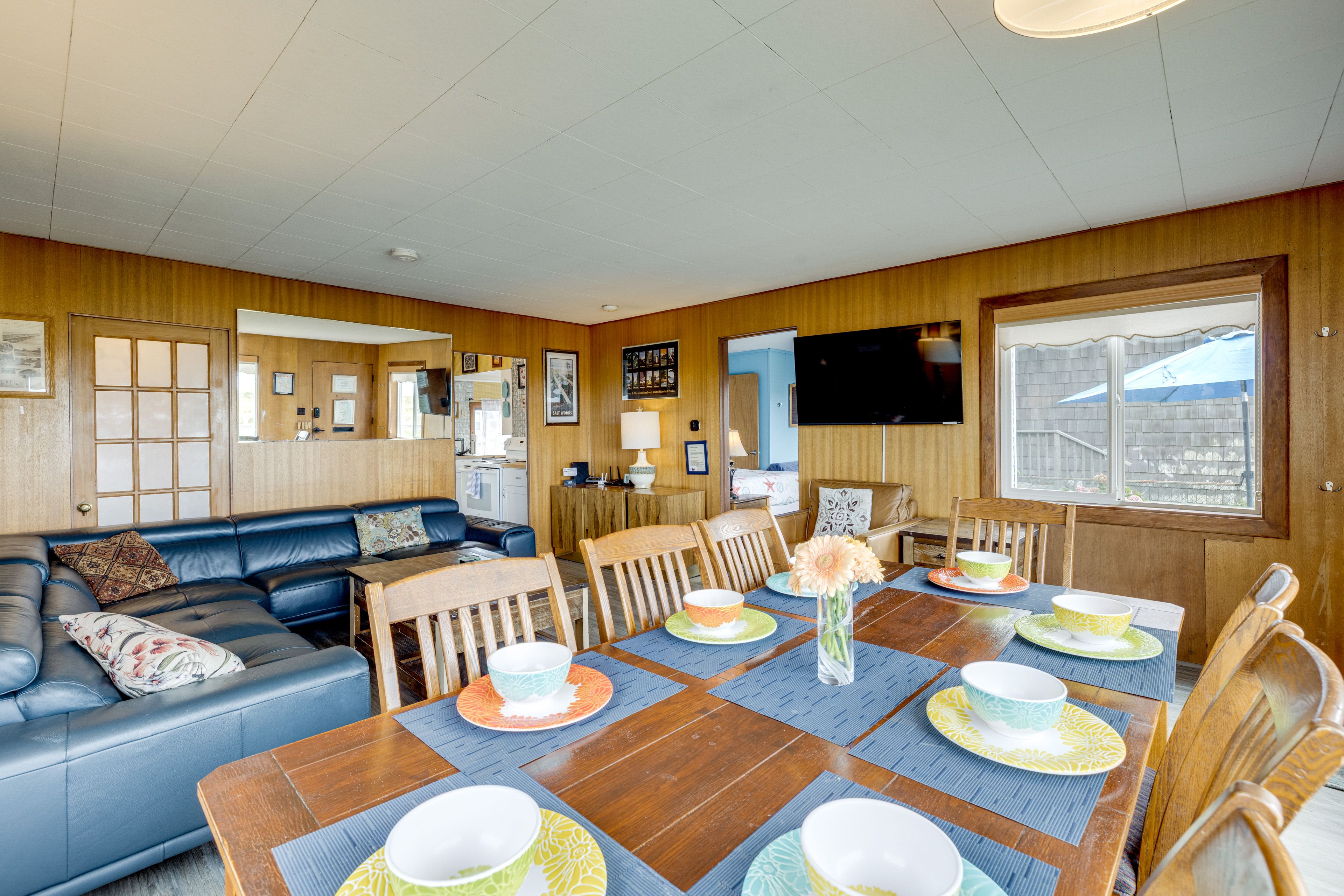 Dining Area | Dishware & Flatware Provided | 1st Floor