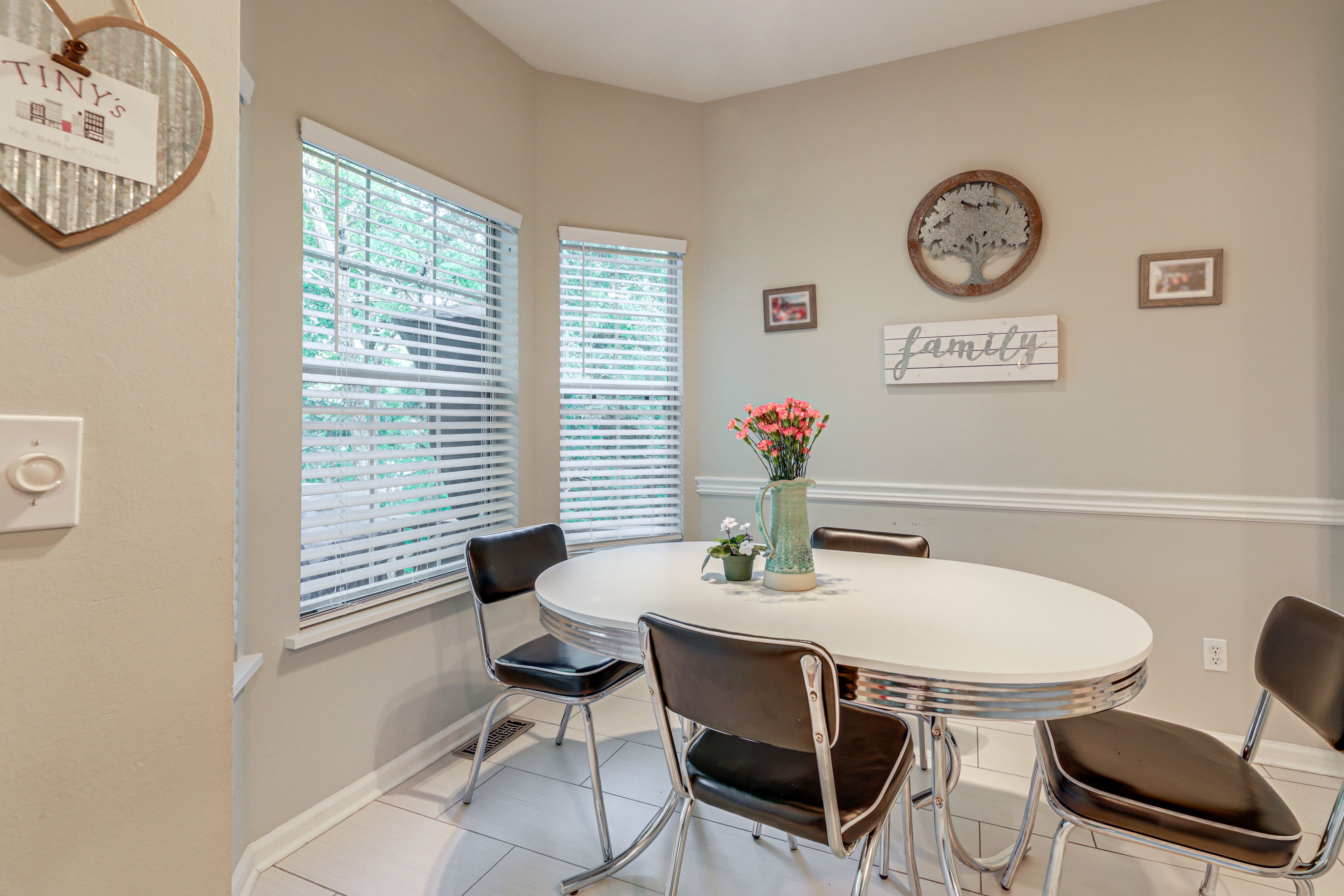 Breakfast Nook | Dishware/Flatware Provided | Lower Level