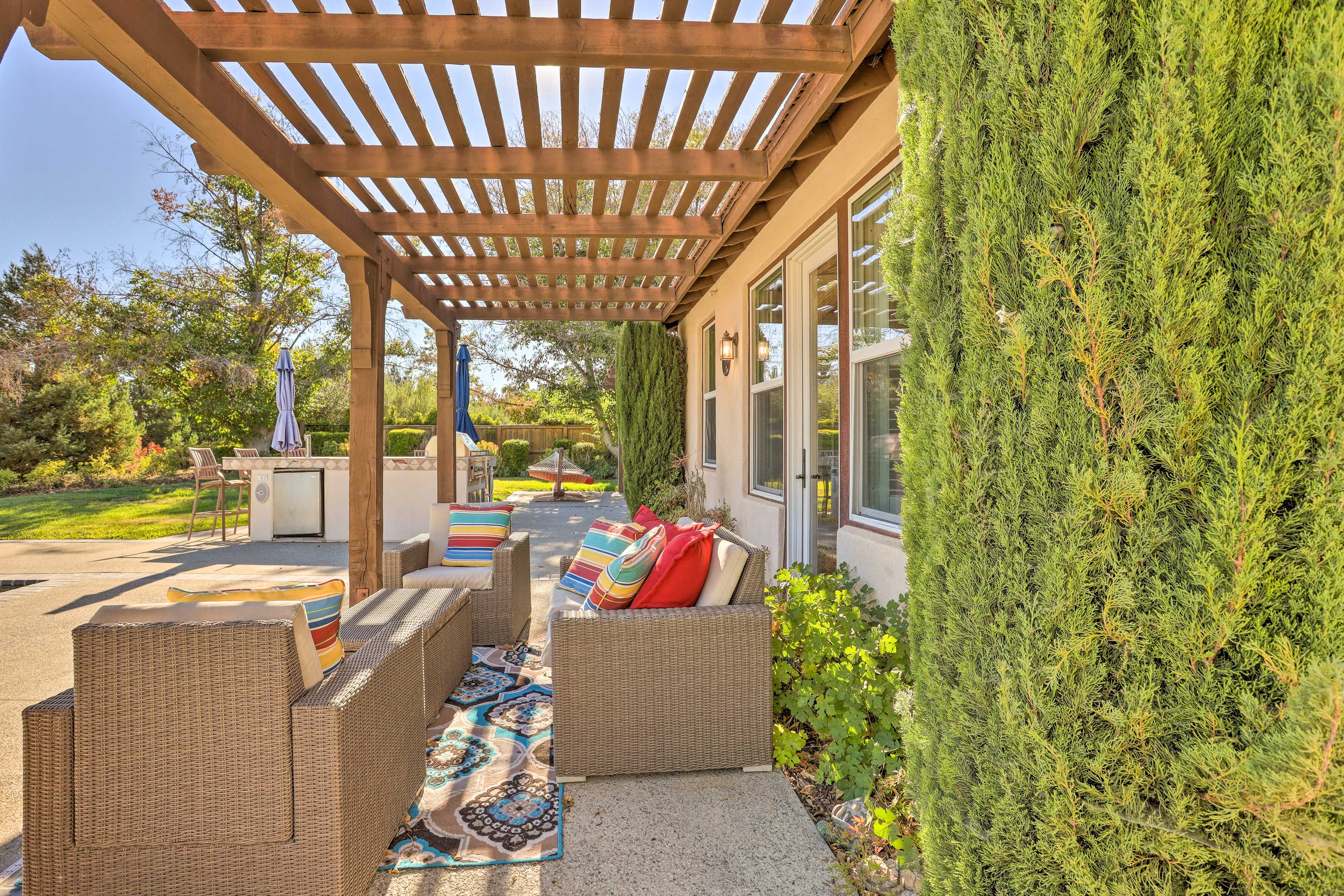 Furnished Patio