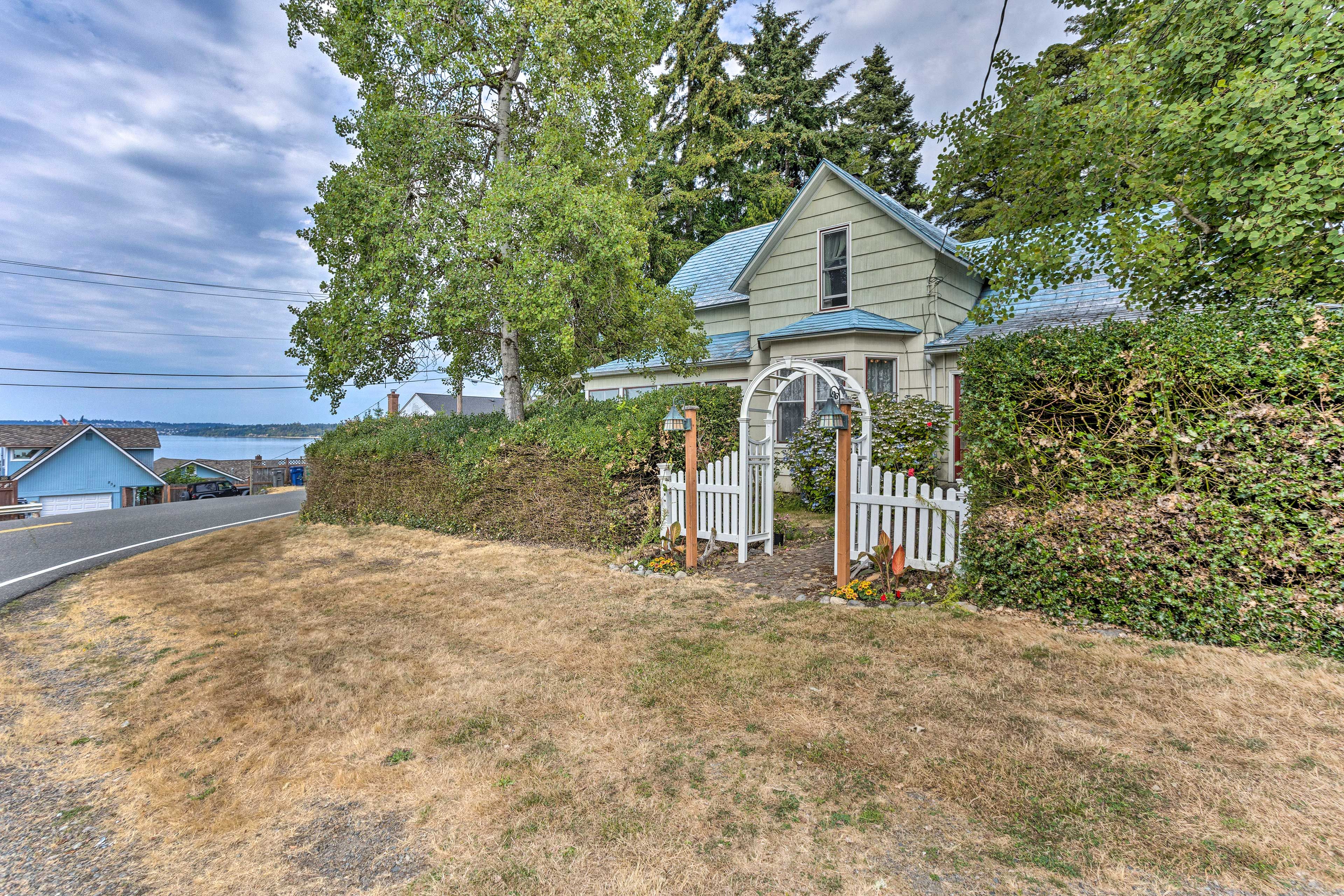 Exterior | Driveway (6 Vehicles) | Trailer Parking Allowed On-Site