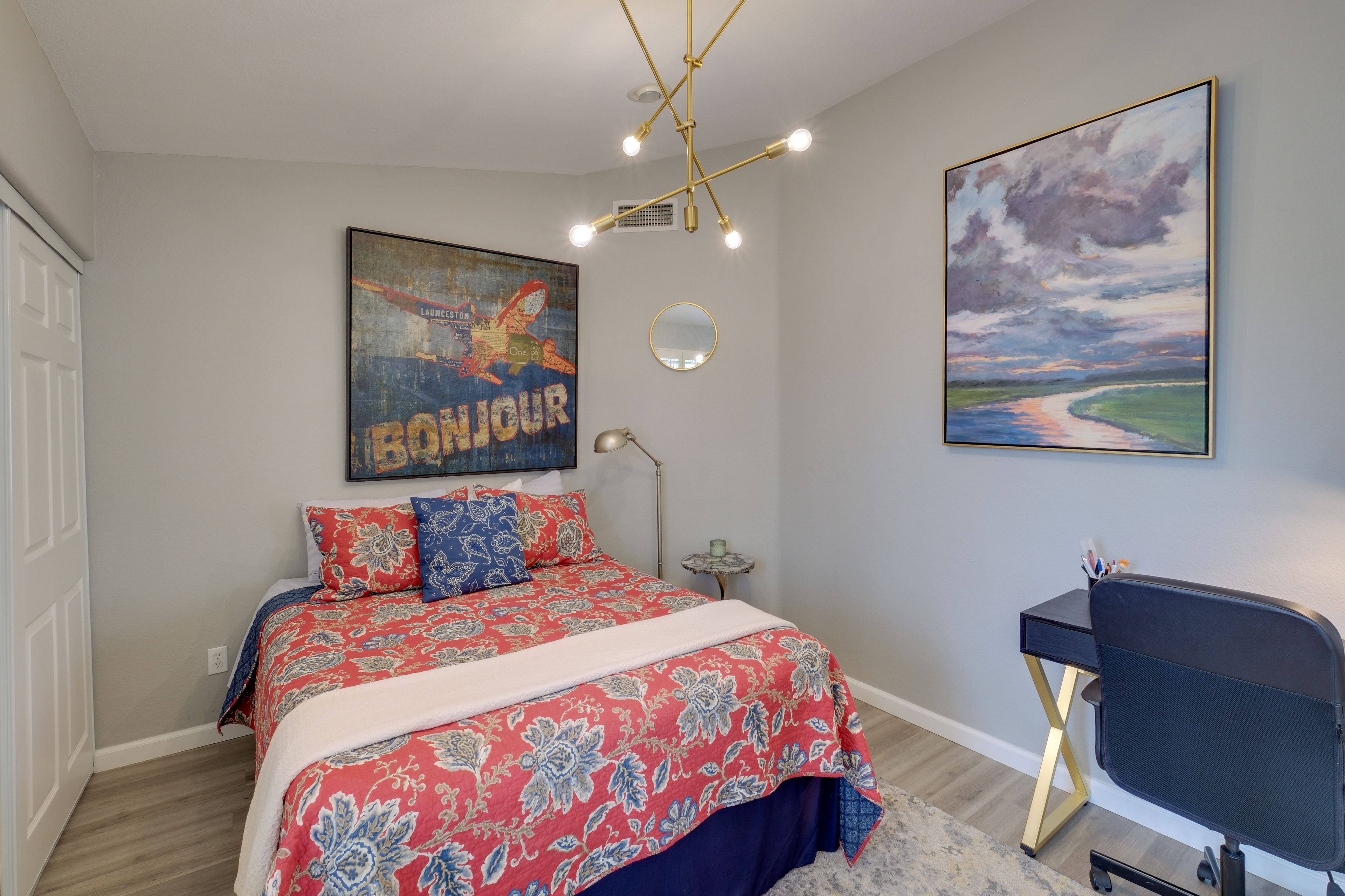 Bedroom 3 | Queen Bed