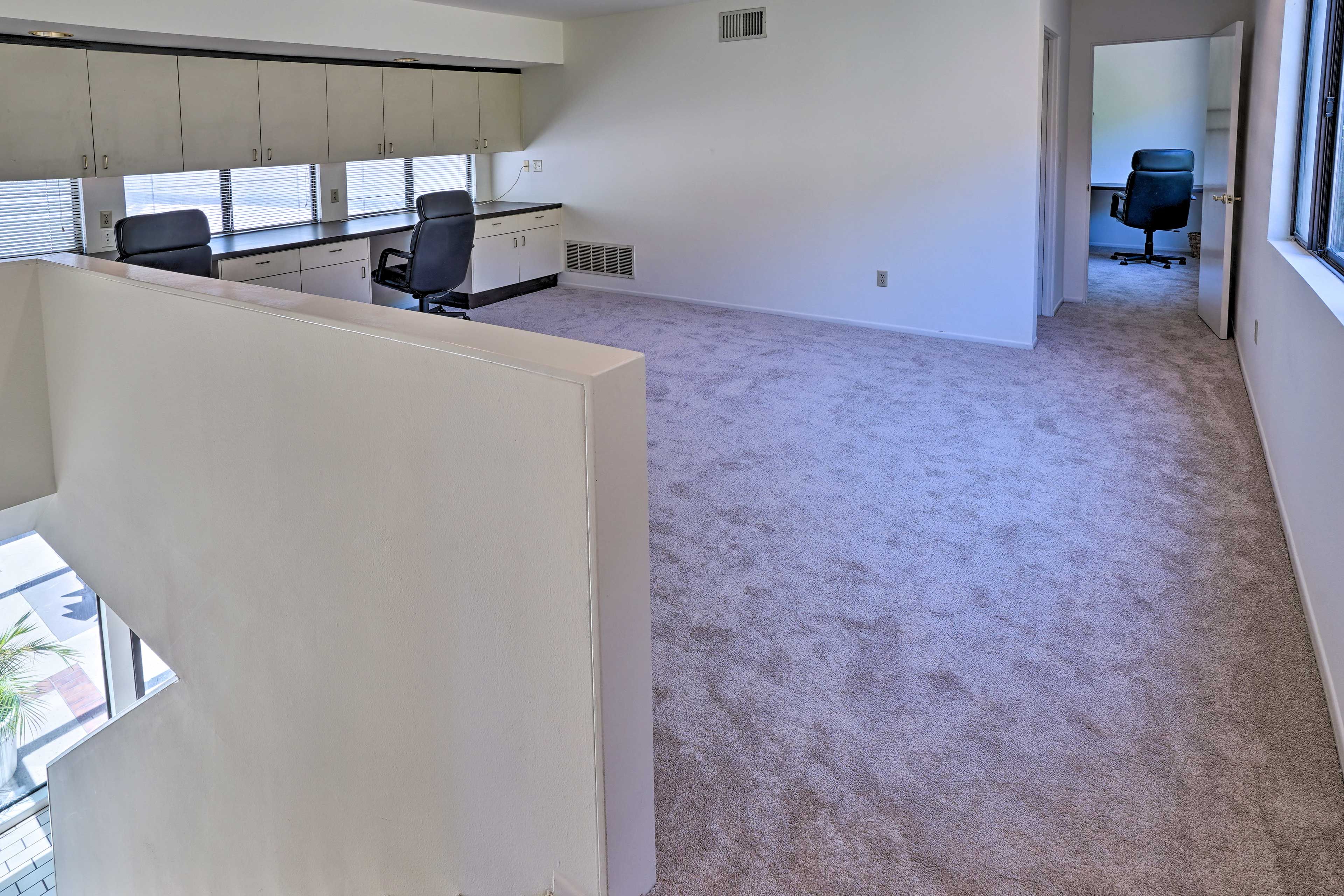 Loft | Desks | Free WiFi