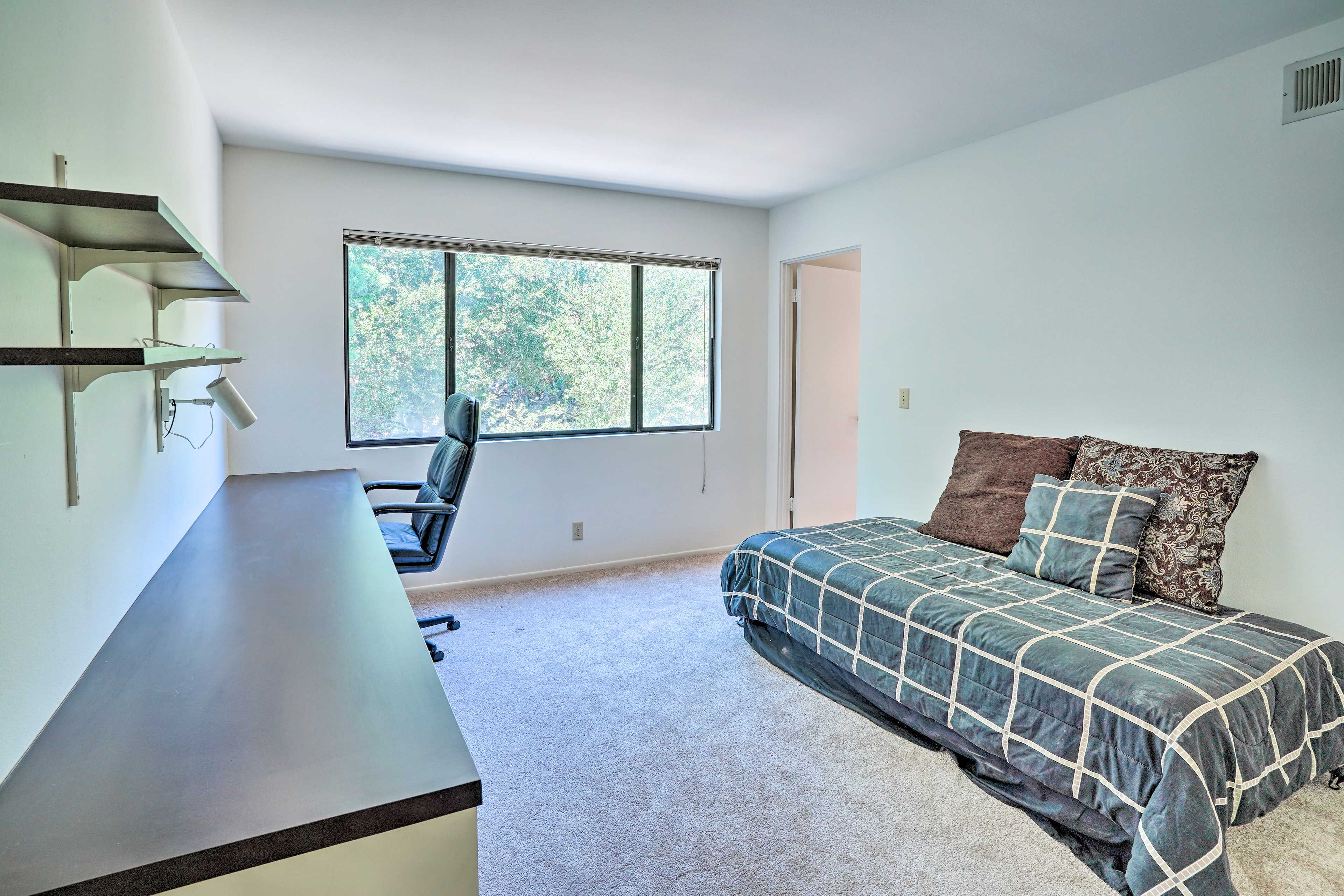Bedroom 4 | Twin Bed | 2nd Floor