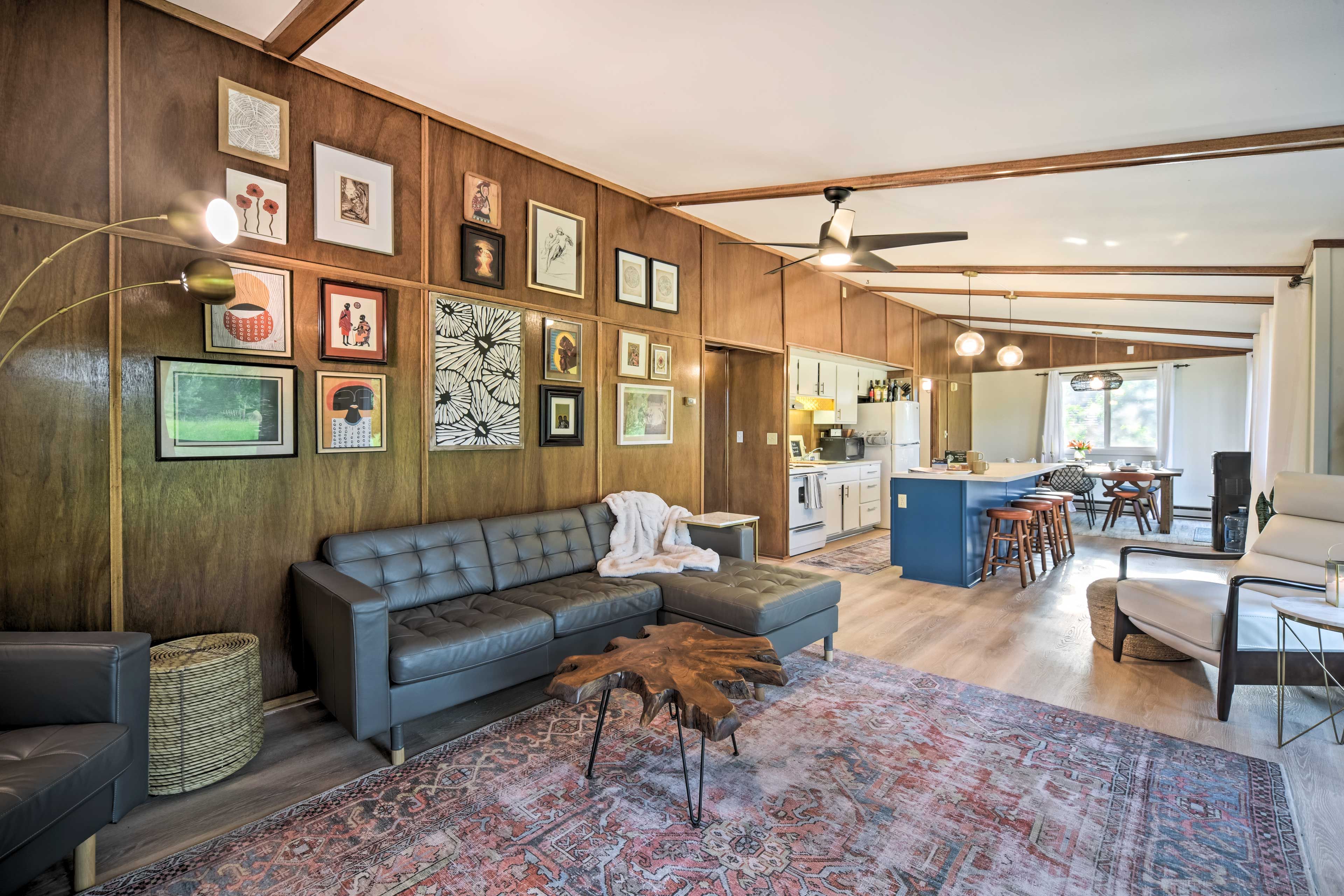 Living Room | Free WiFi | Electric Heat | Window A/C Unit