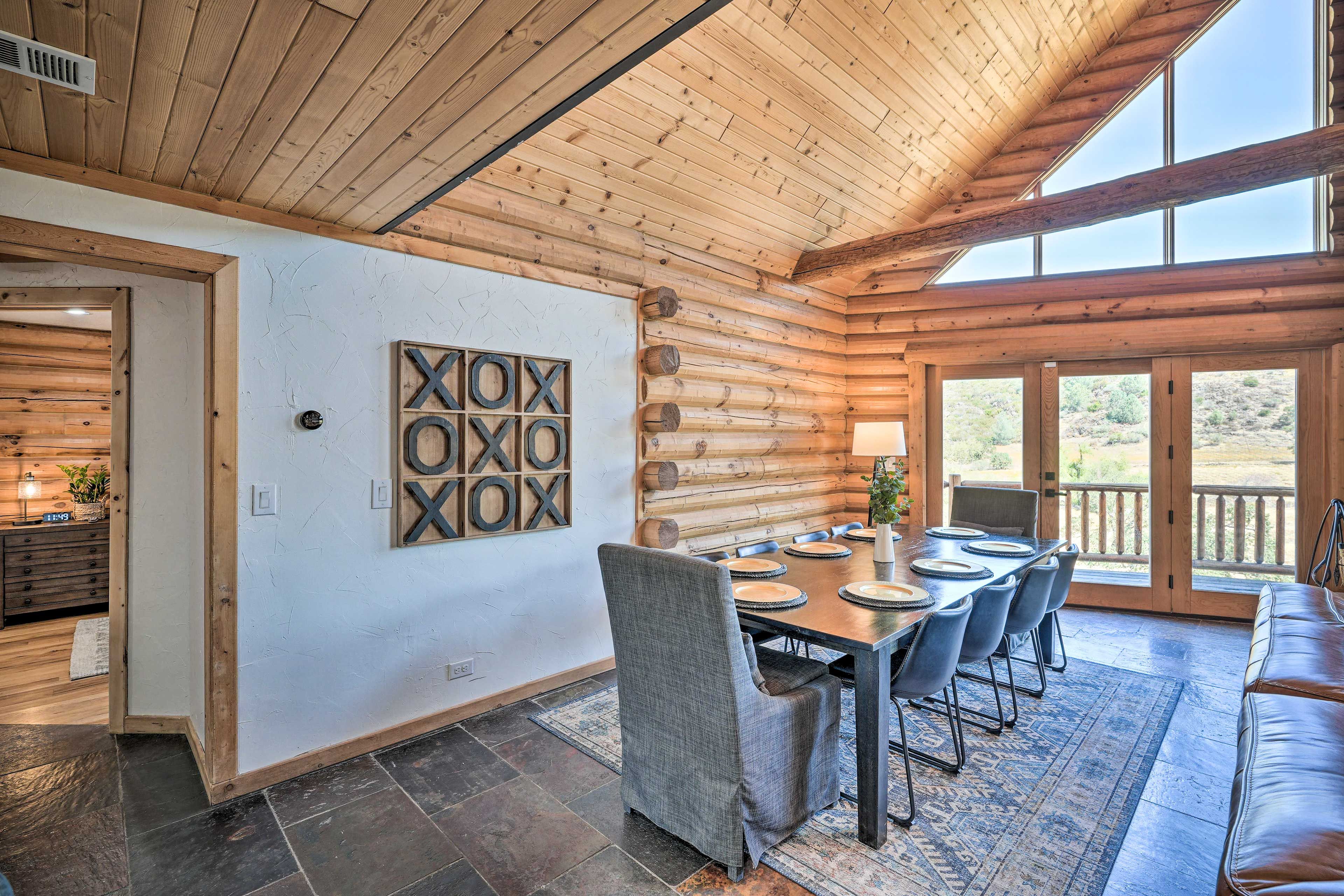 Dining Area | Dishware & Flatware Provided