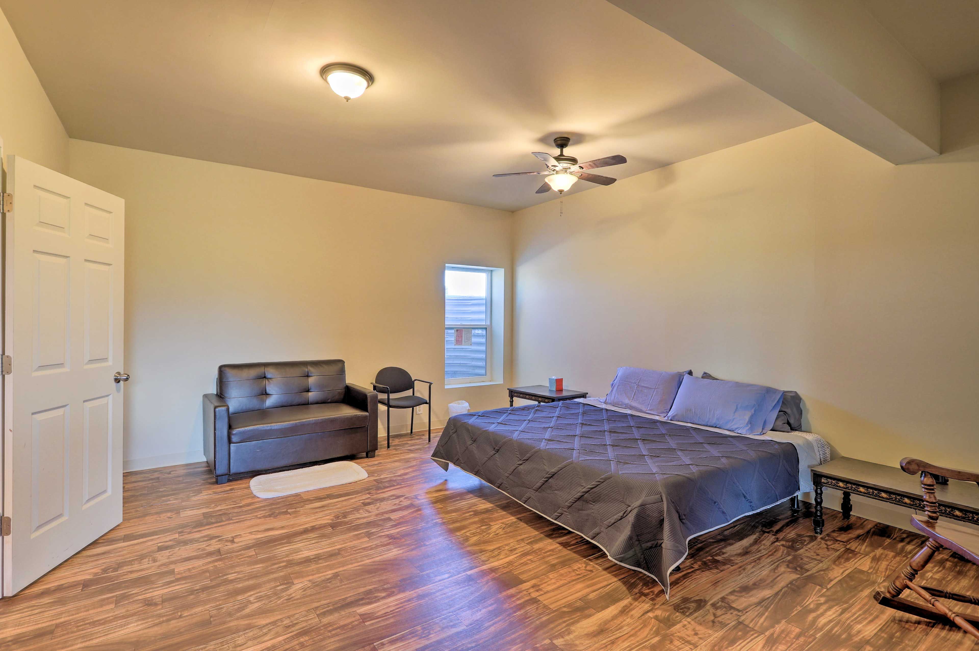 Bedroom 2 | King Bed