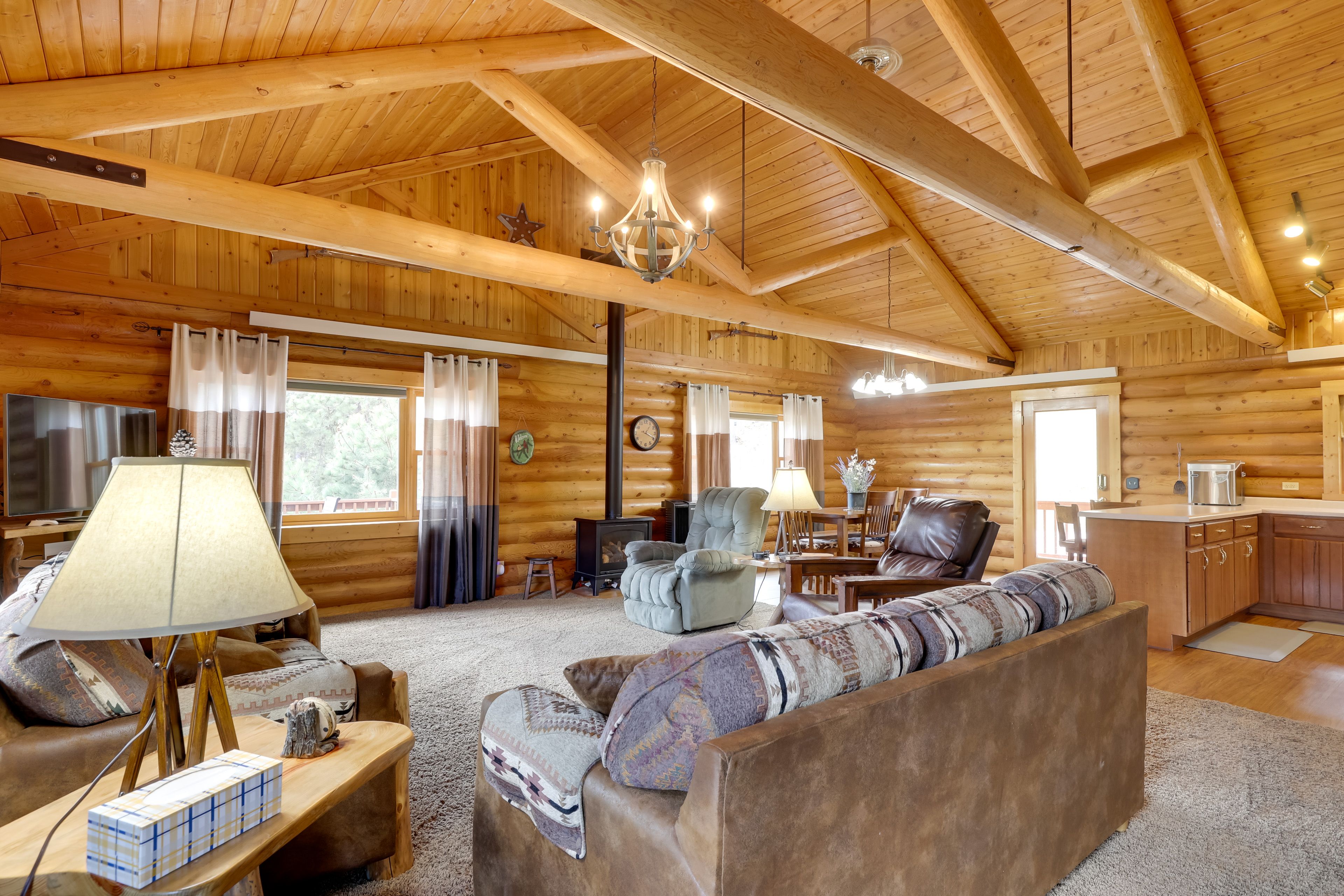 Hill City Vacation Rental | 4BR | 3BA | Access Ramp | 2,700 Sq Ft