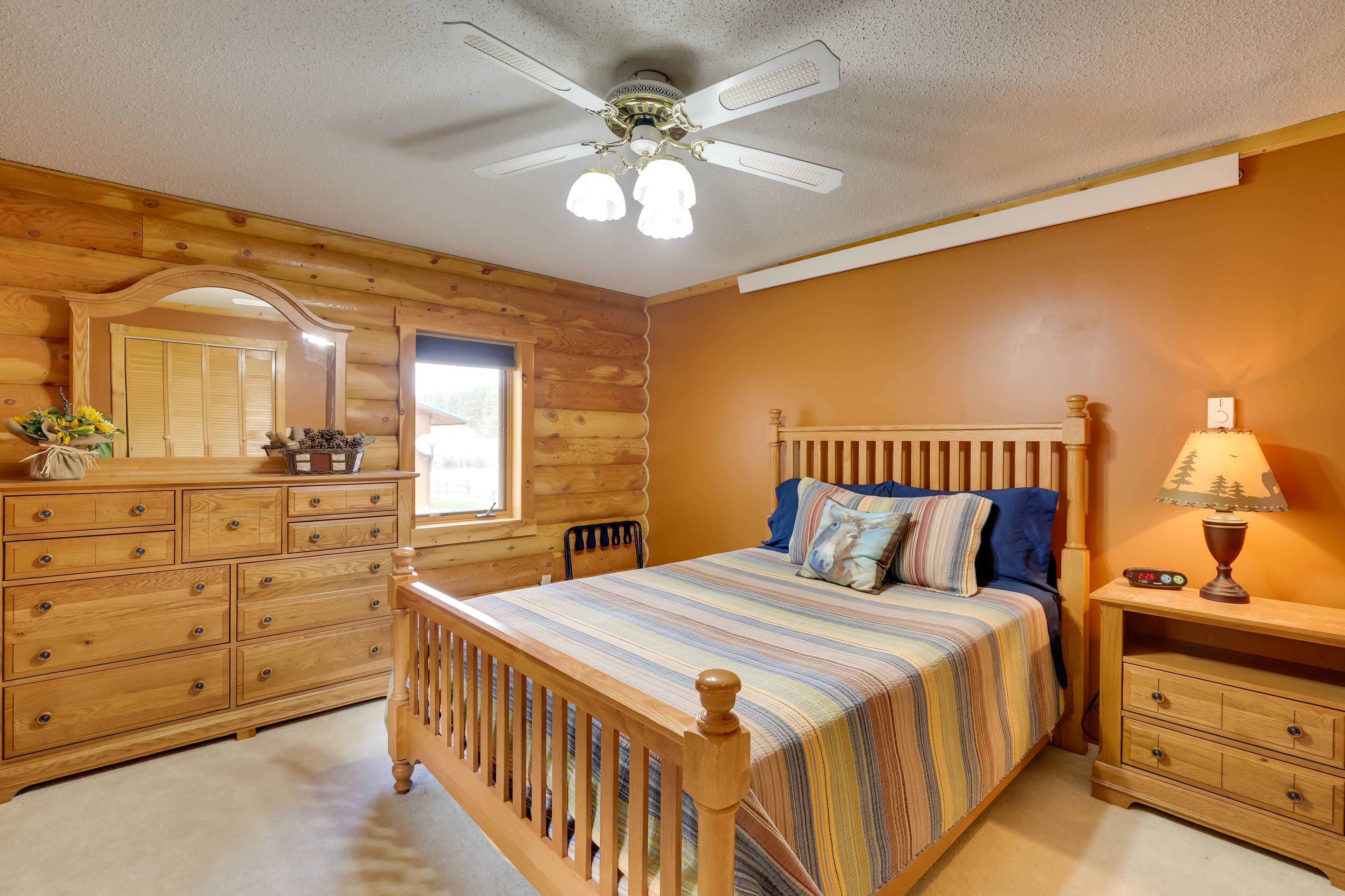 Bedroom 2 | Queen Bed