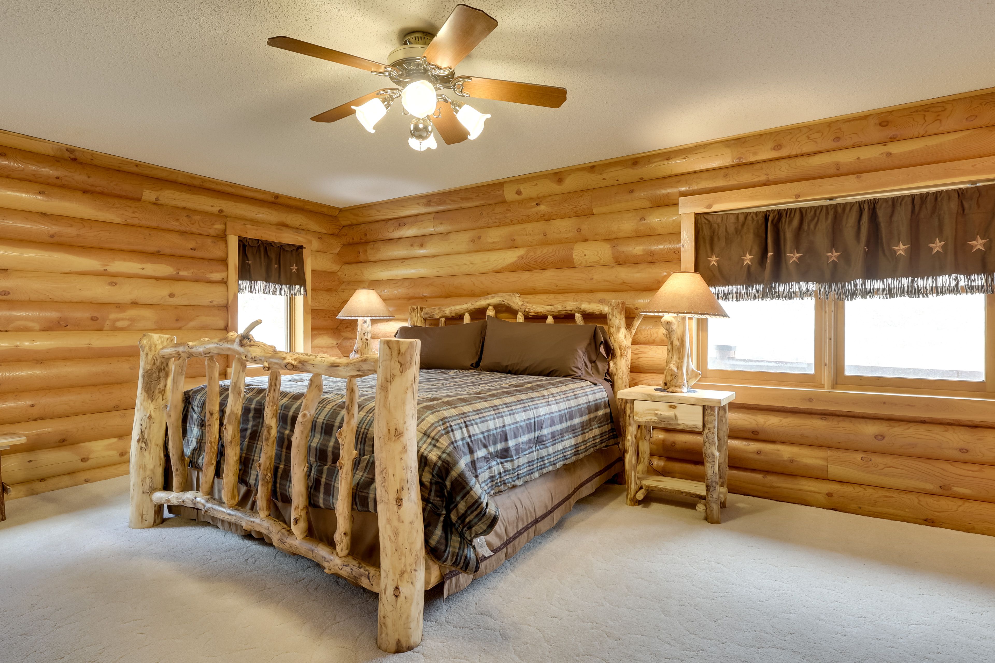 Bedroom 1 | King Bed