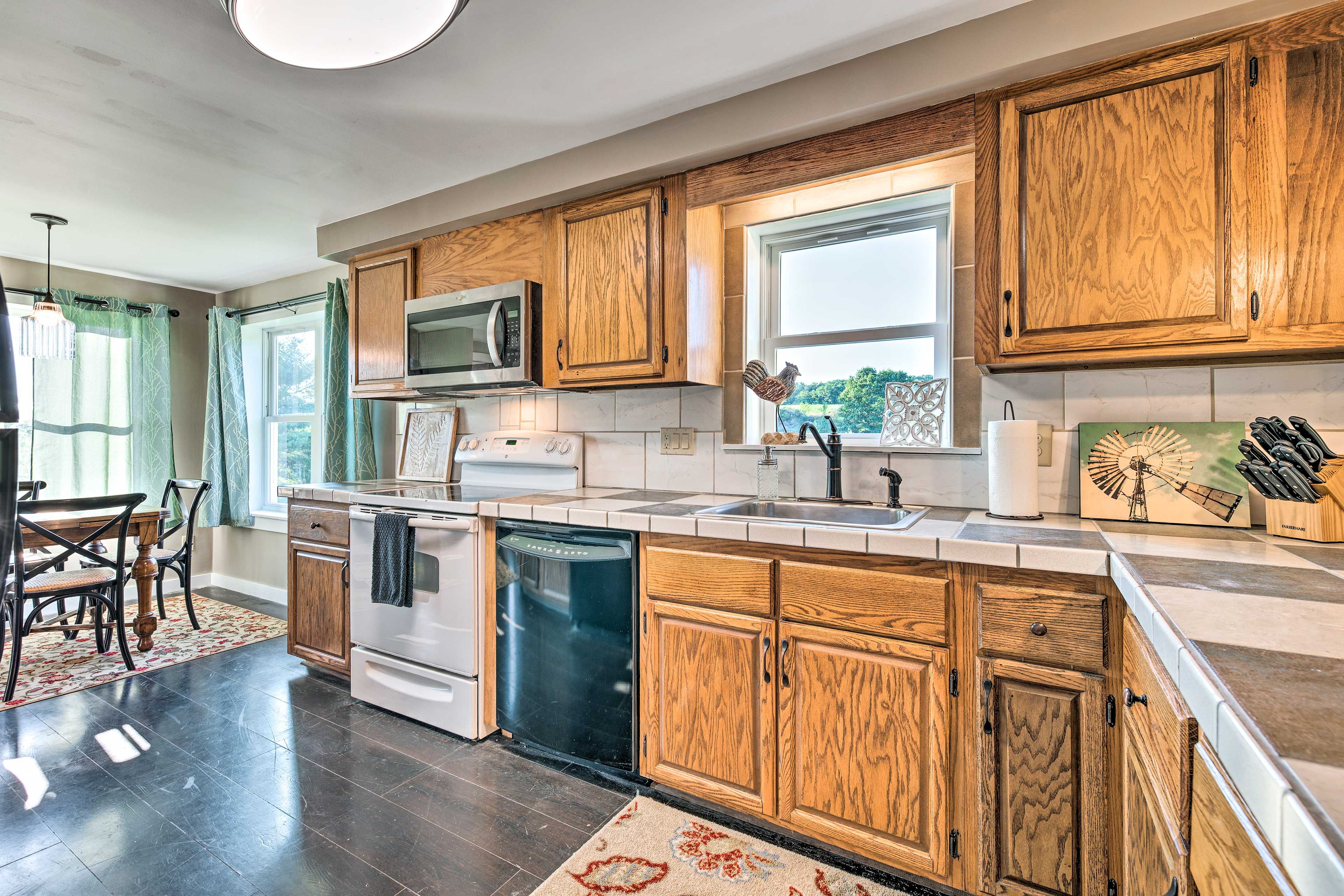 Kitchen | Cooking Basics | Coffee Maker | Main Level