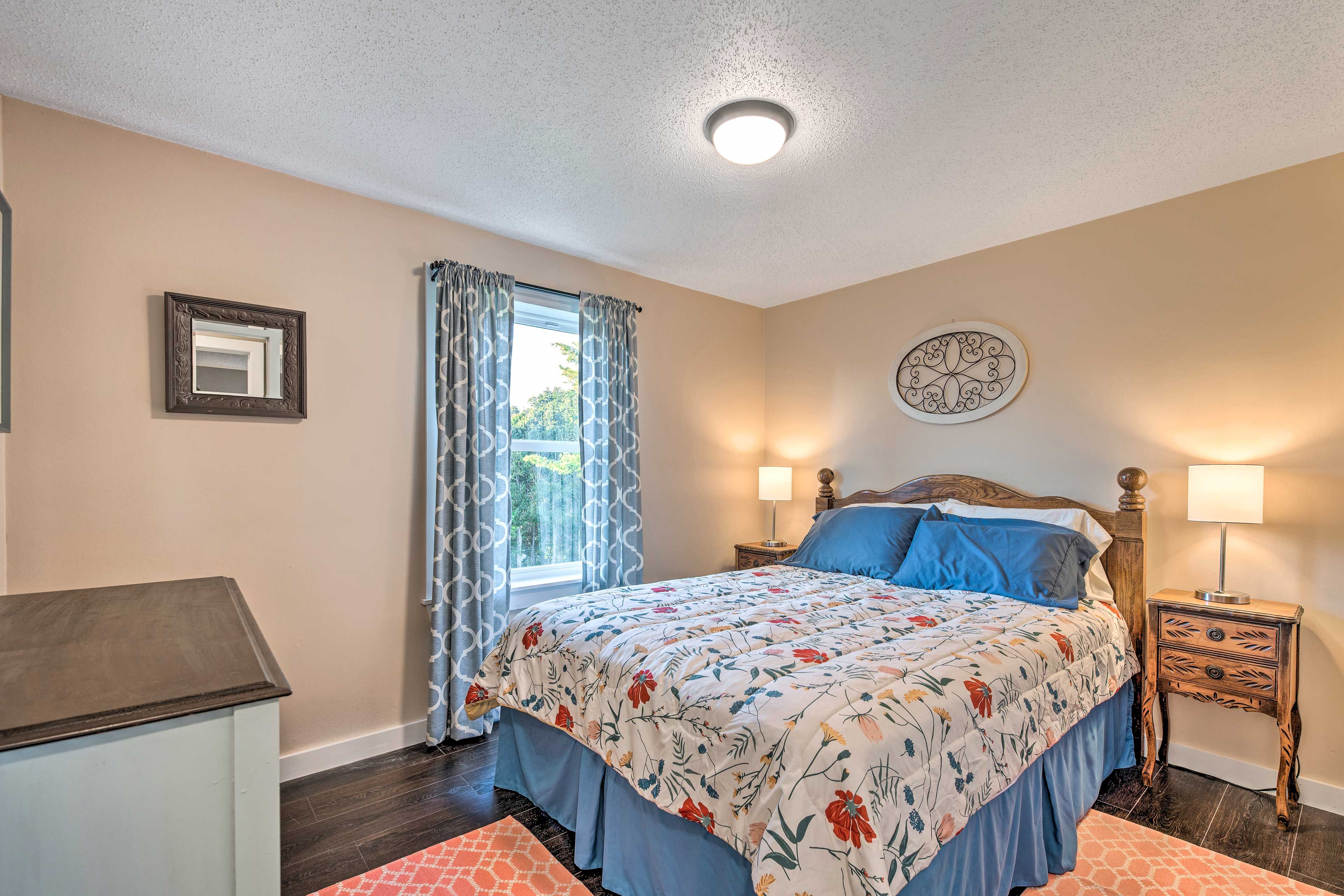 Bedroom 2 | Queen Bed | Linens Provided | Main Level