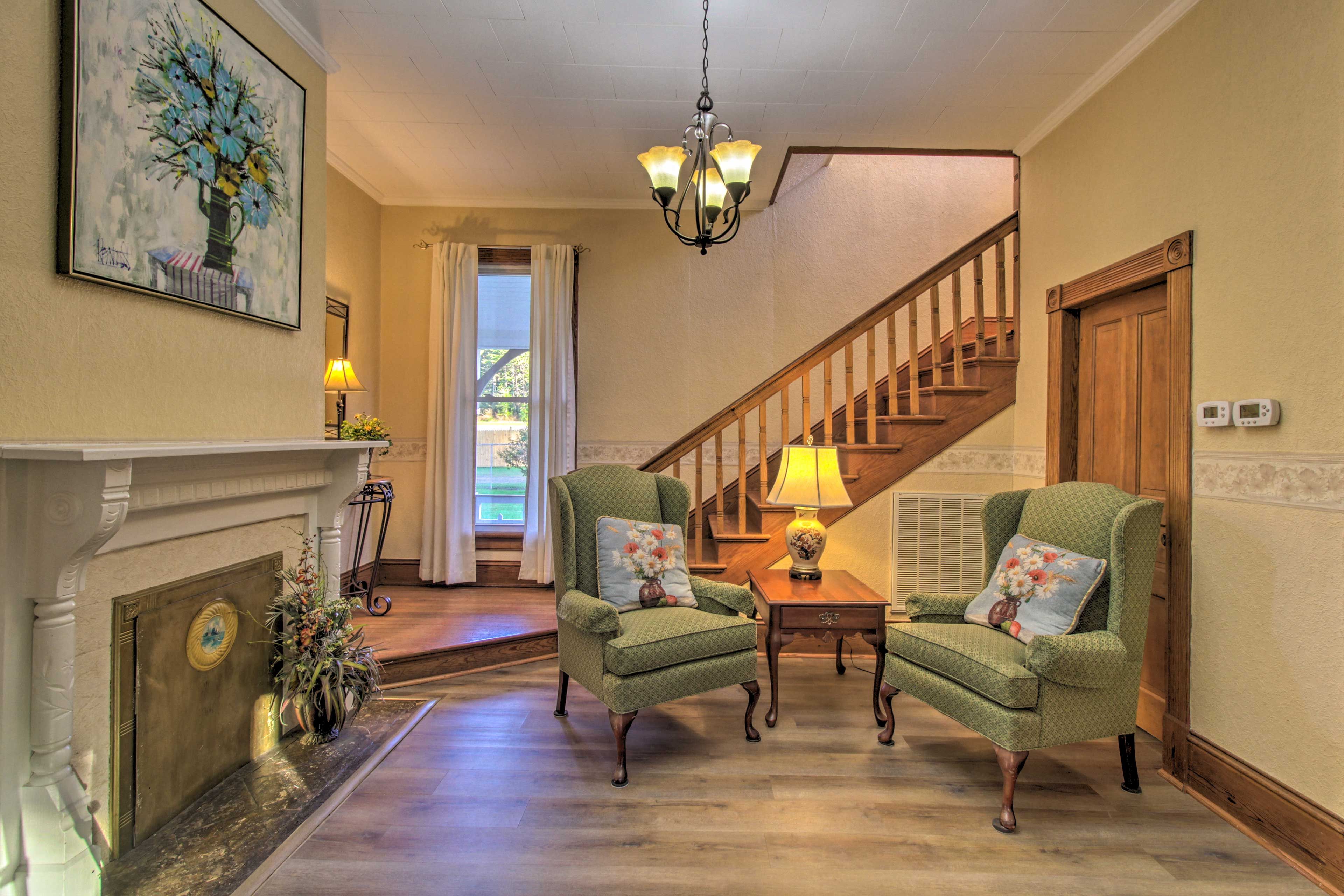 Sitting Area | 1st Floor