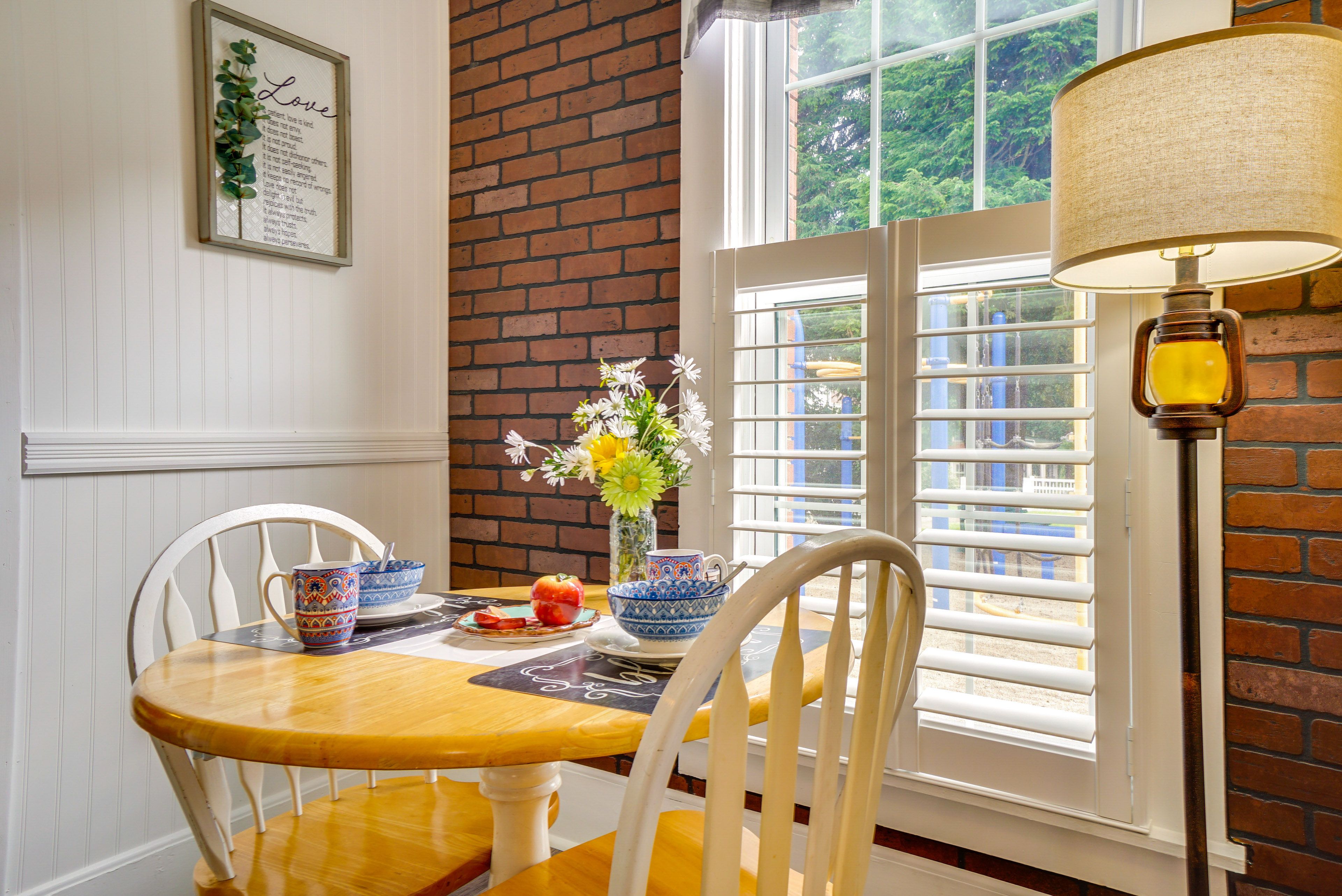 Dining Area | Dishware & Flatware Provided