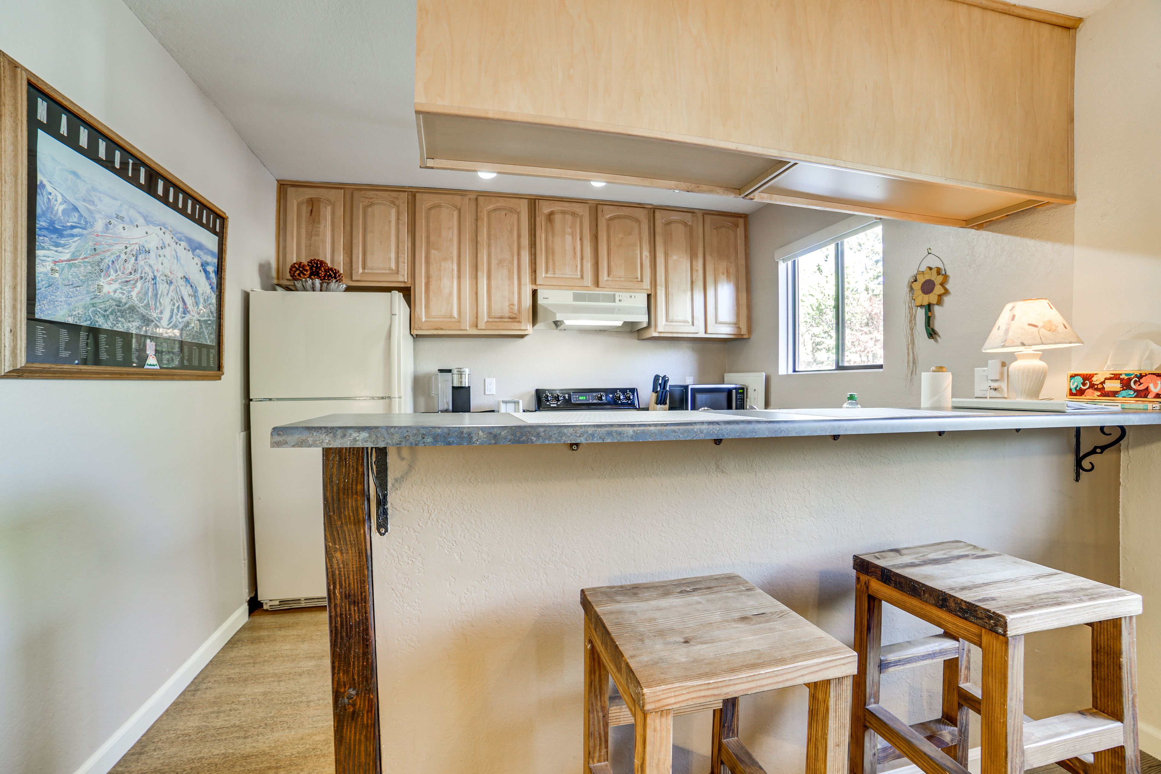 Kitchen | Breakfast Bar Seating