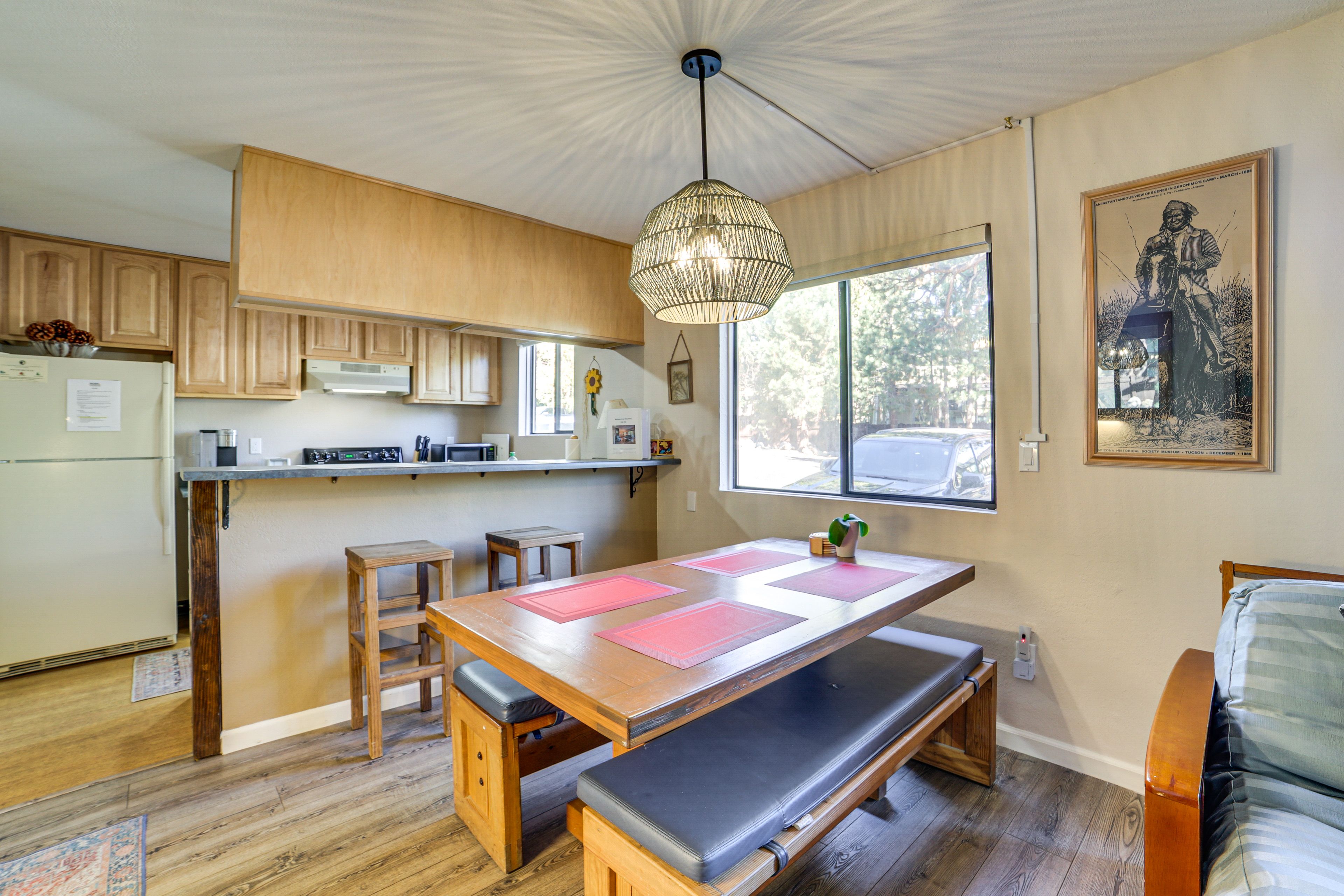 Dining Area | Dishes & Flatware Provided